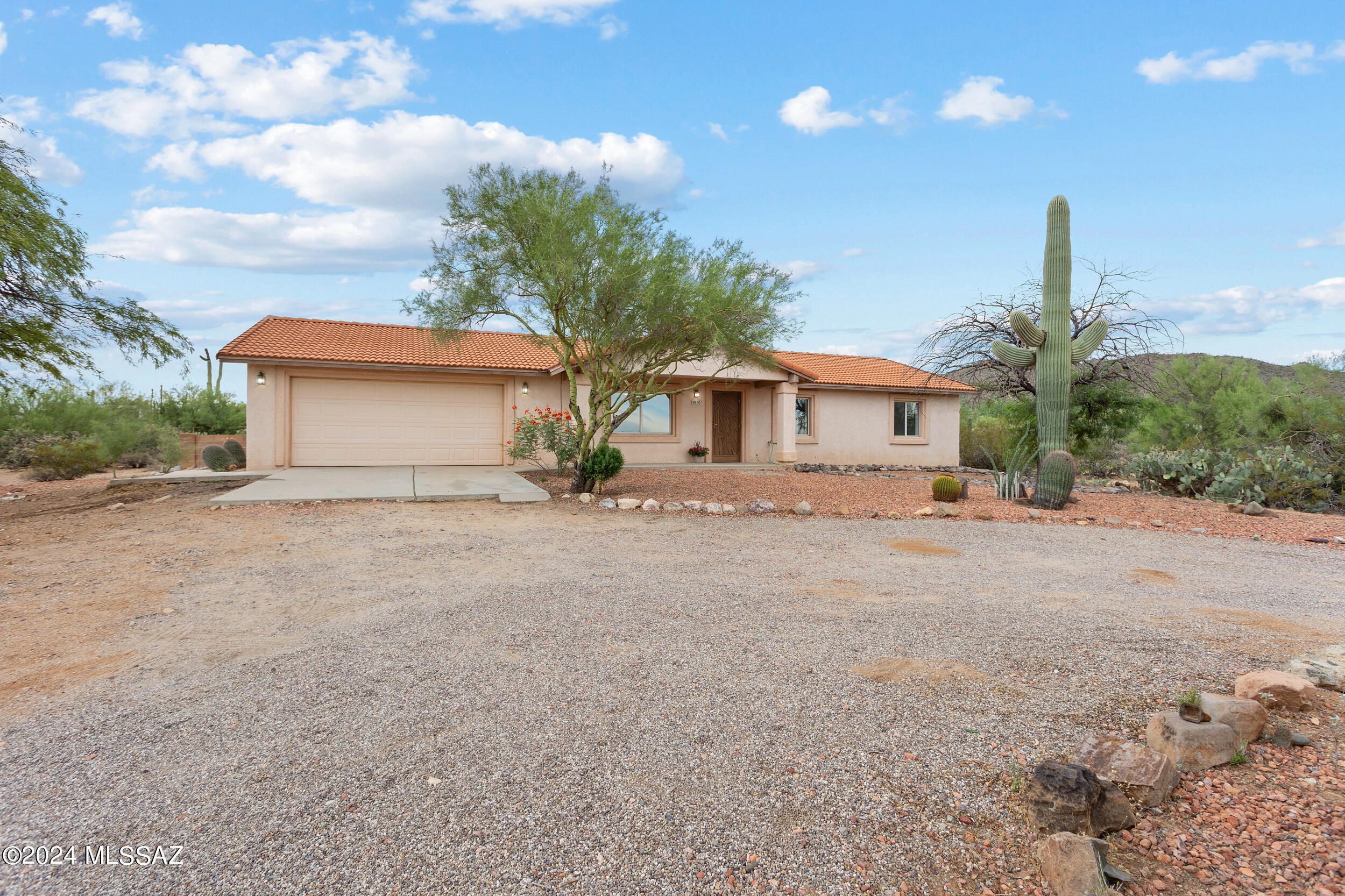 5910 N Mountain Lion Lane
