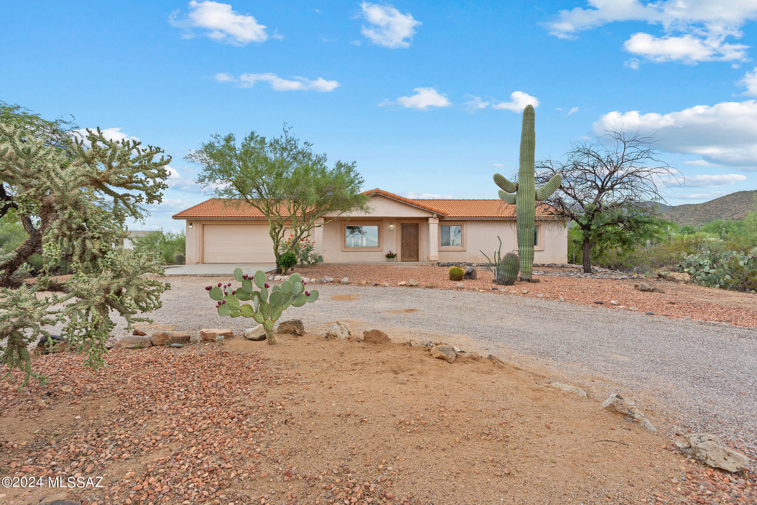 5910 N Mountain Lion Lane