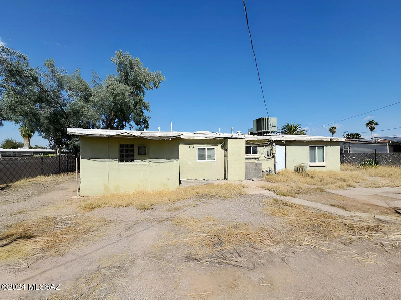 3704 E Ellington Place