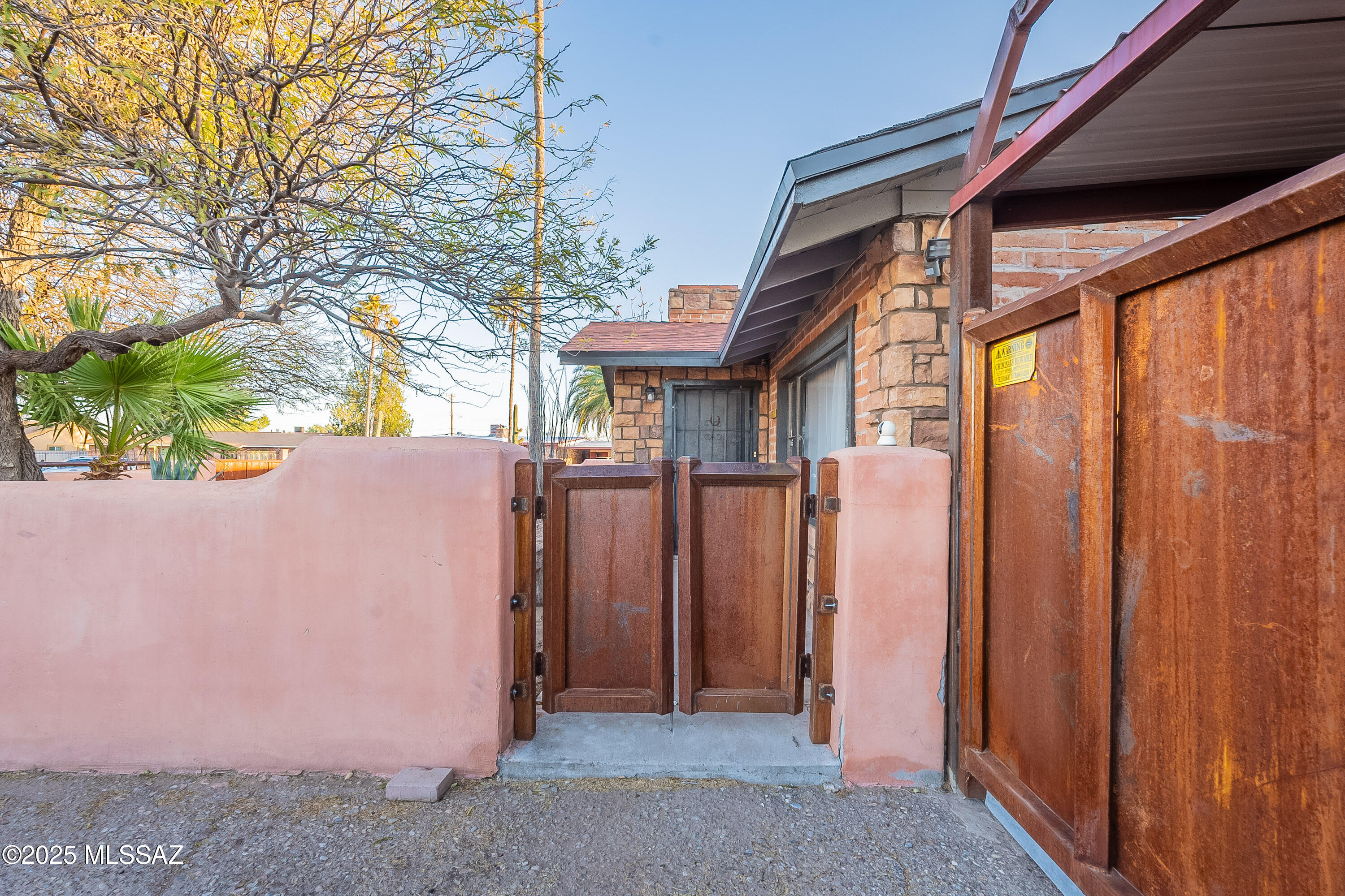 2671 W Tolosa Circle