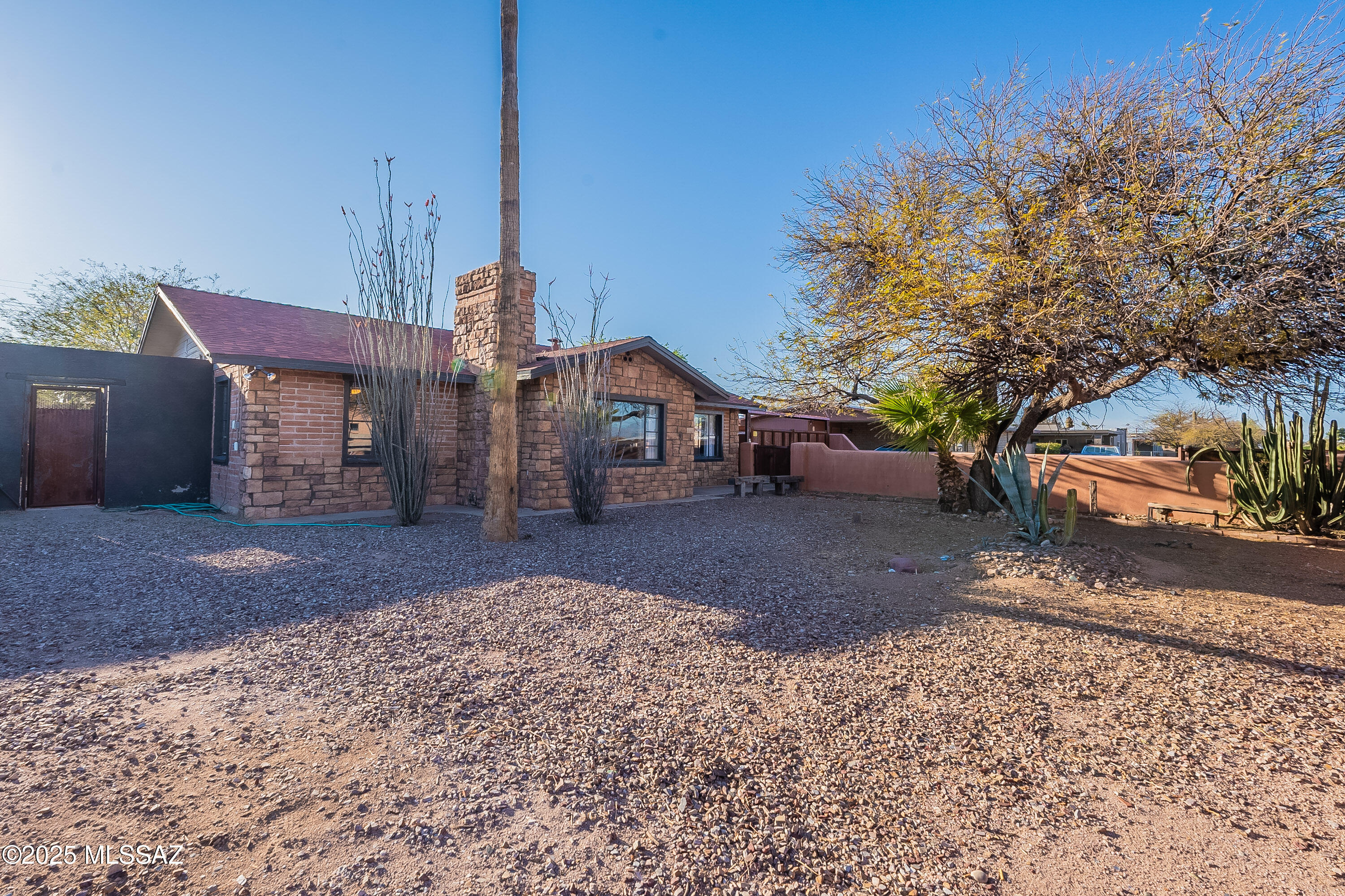 2671 W Tolosa Circle