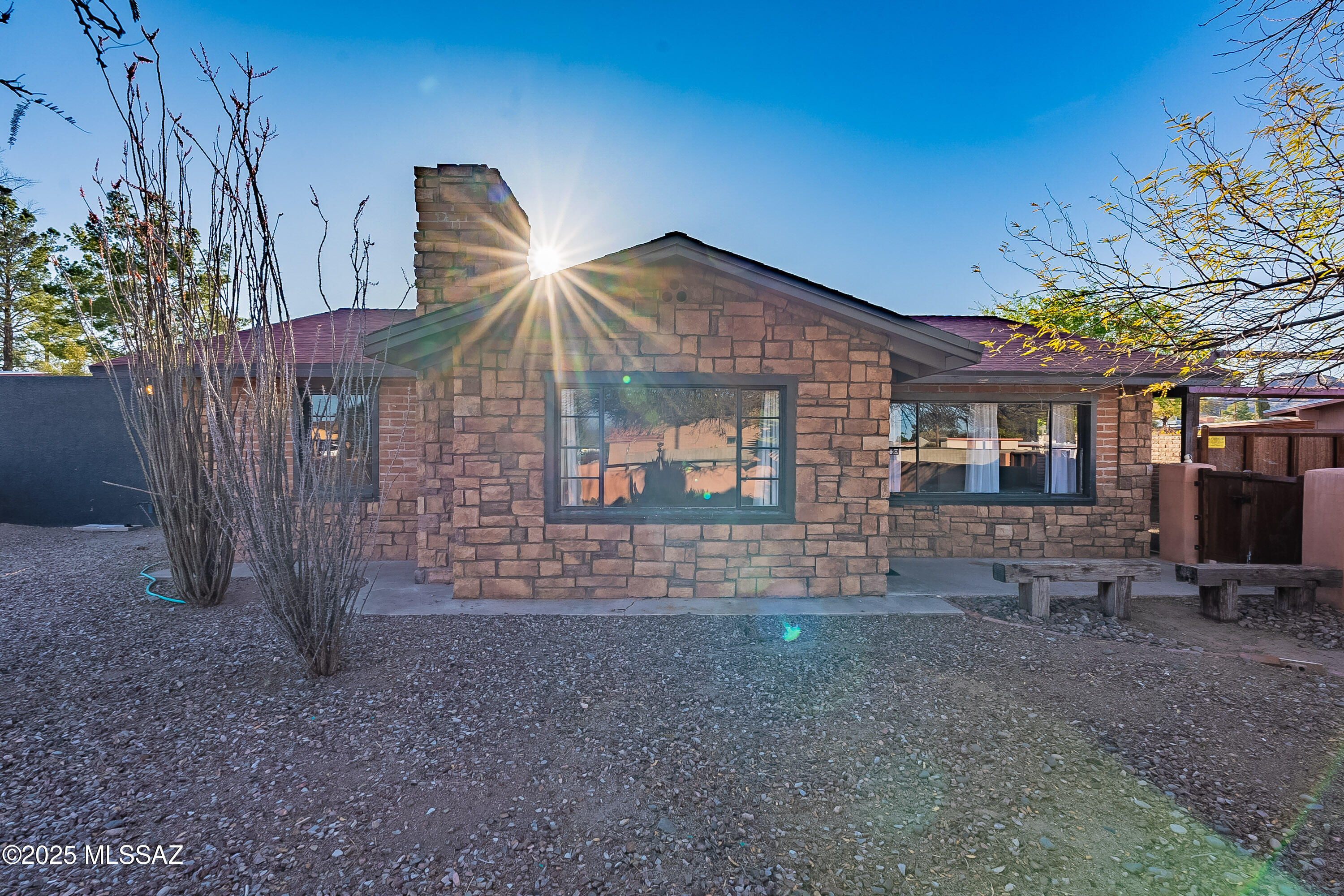 2671 W Tolosa Circle