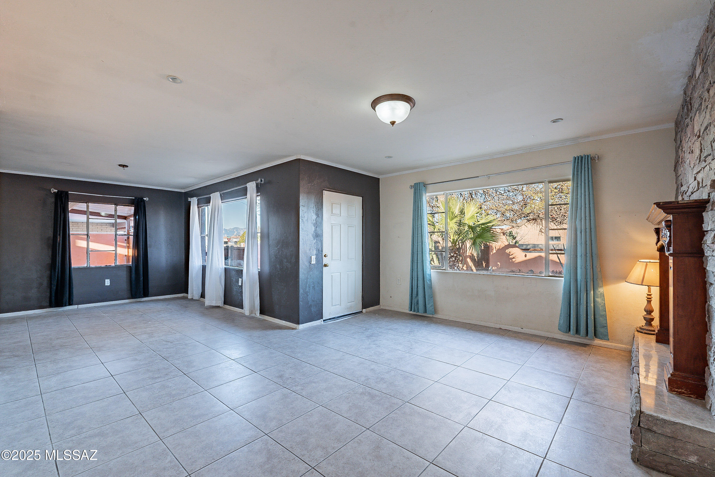 2671 W Tolosa Circle