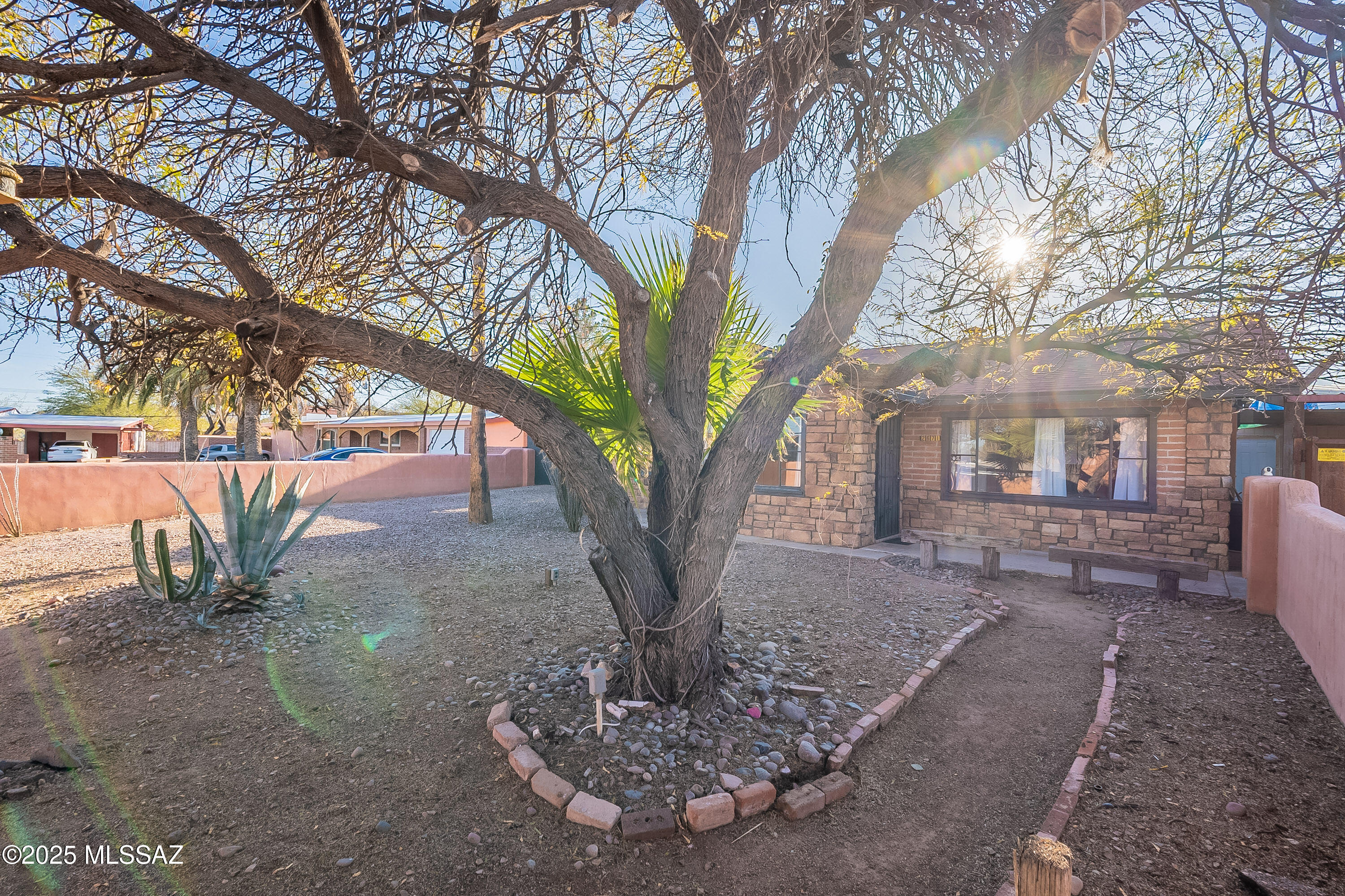 2671 W Tolosa Circle