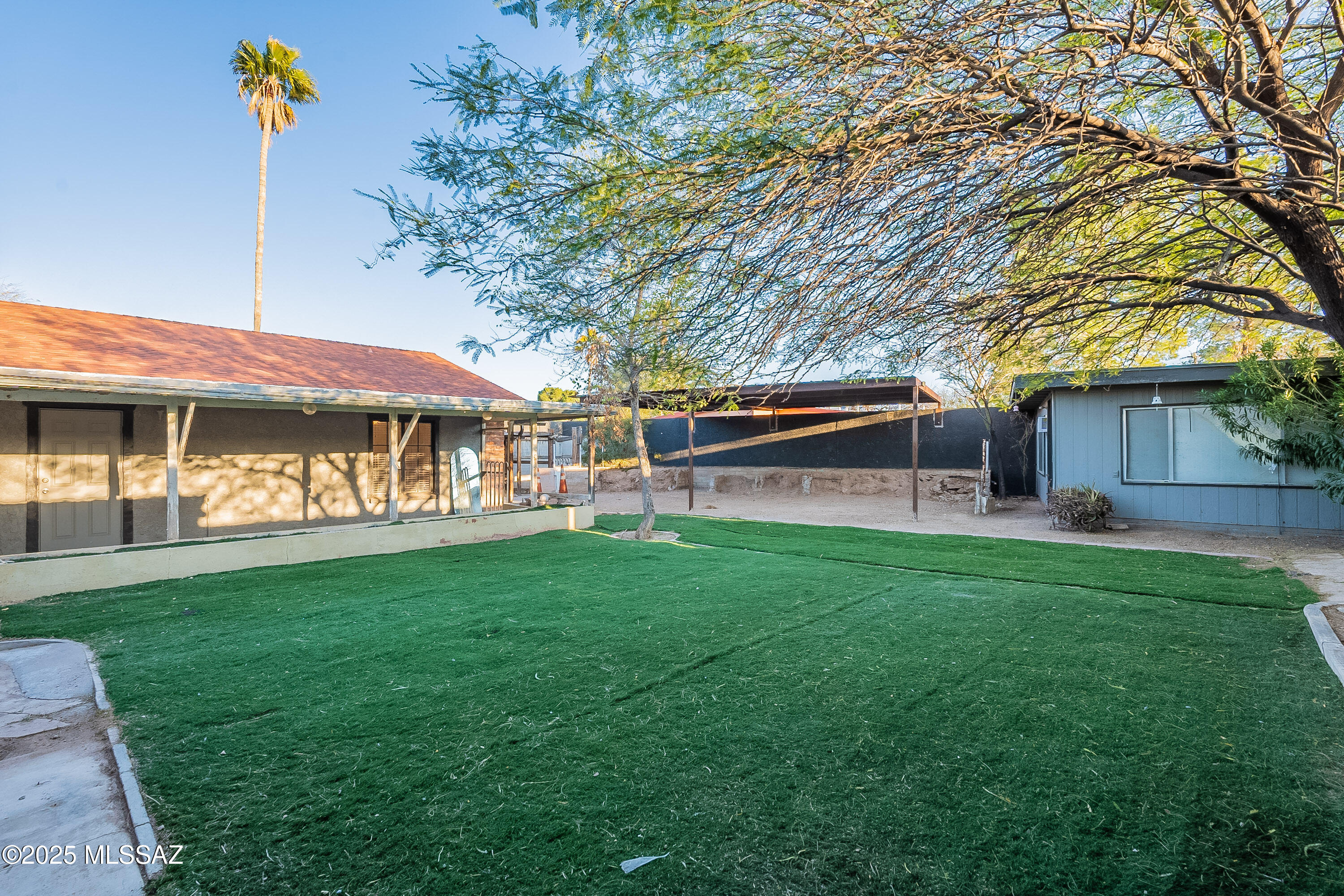 2671 W Tolosa Circle