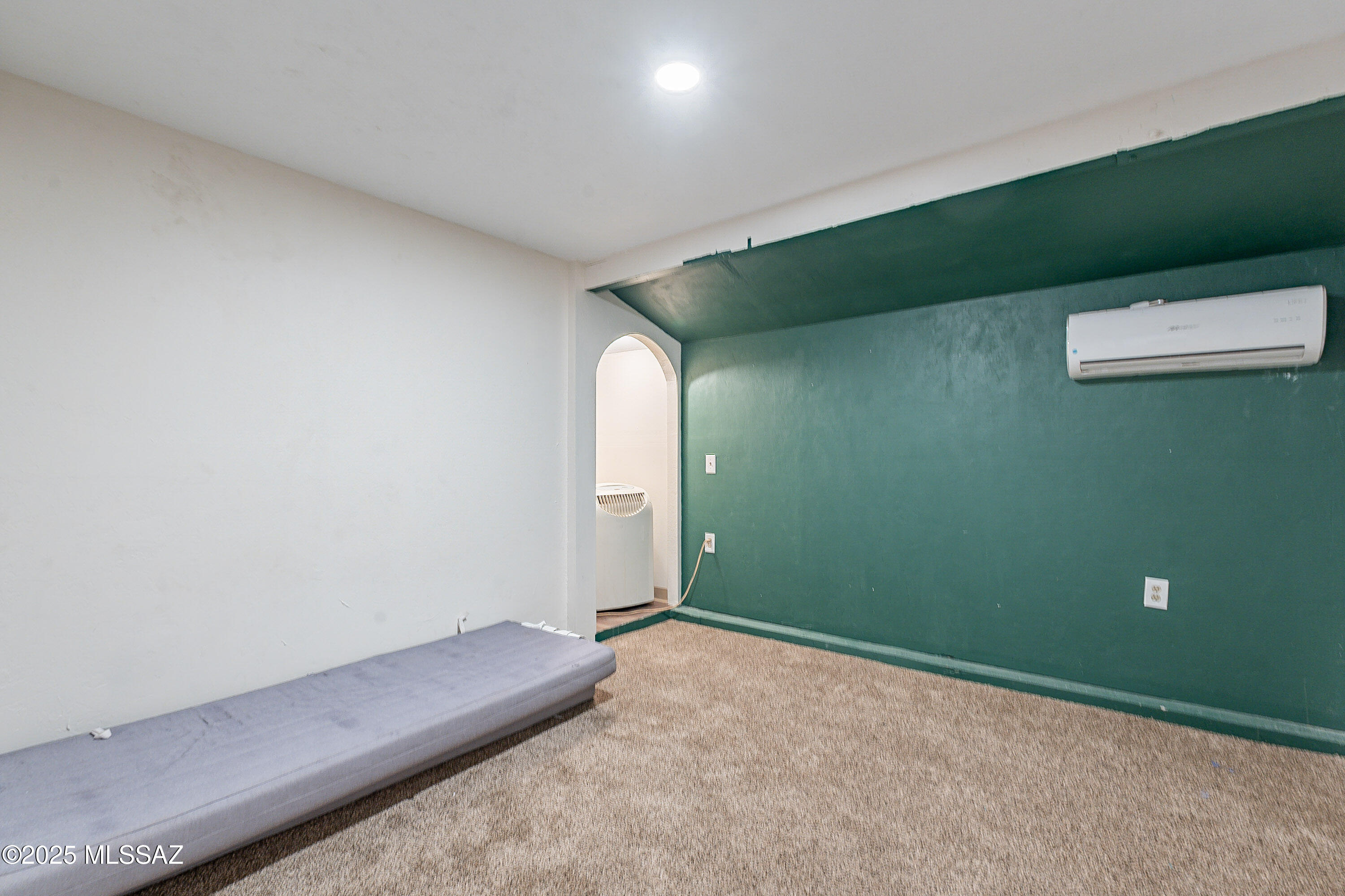 2671 W Tolosa Circle