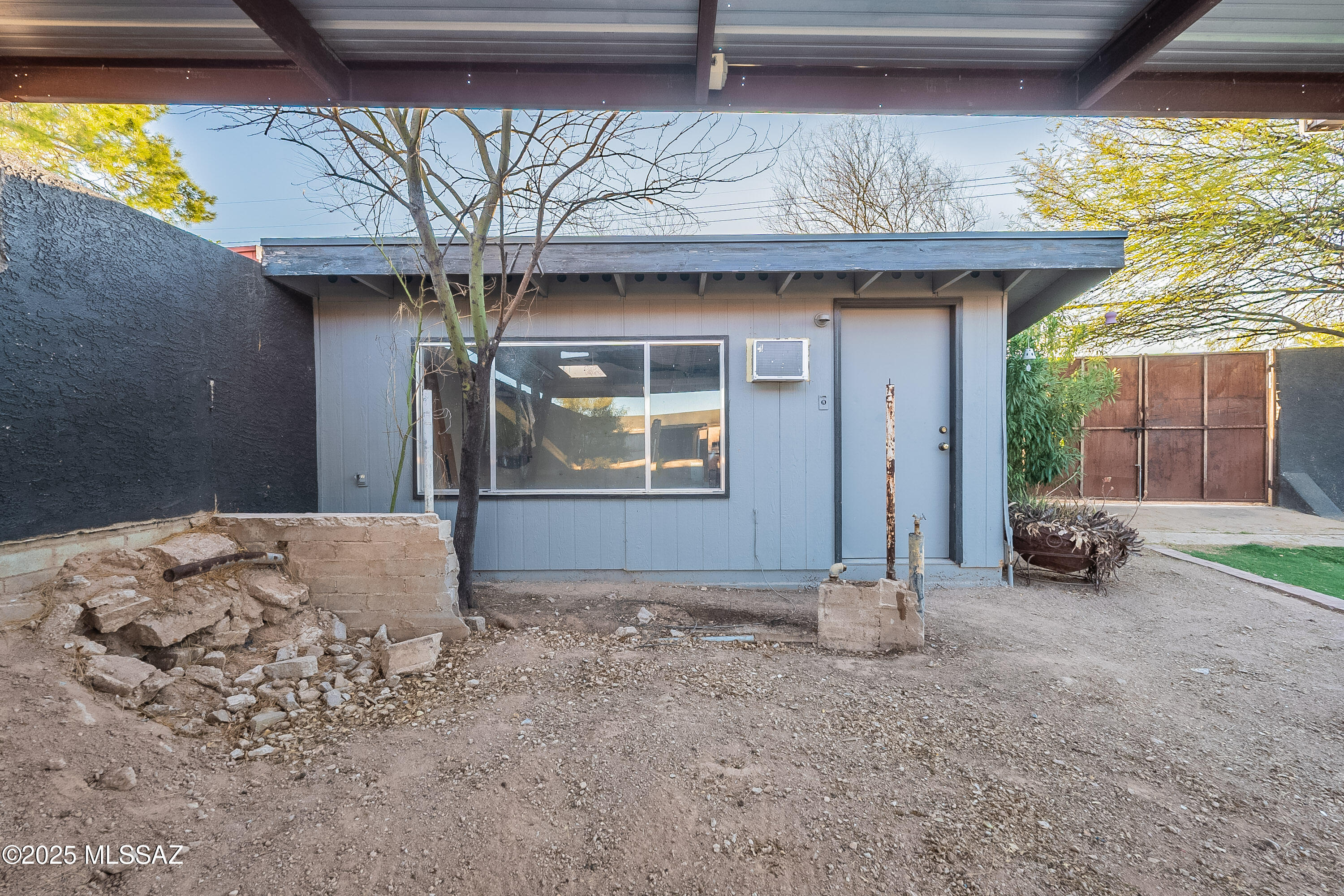 2671 W Tolosa Circle