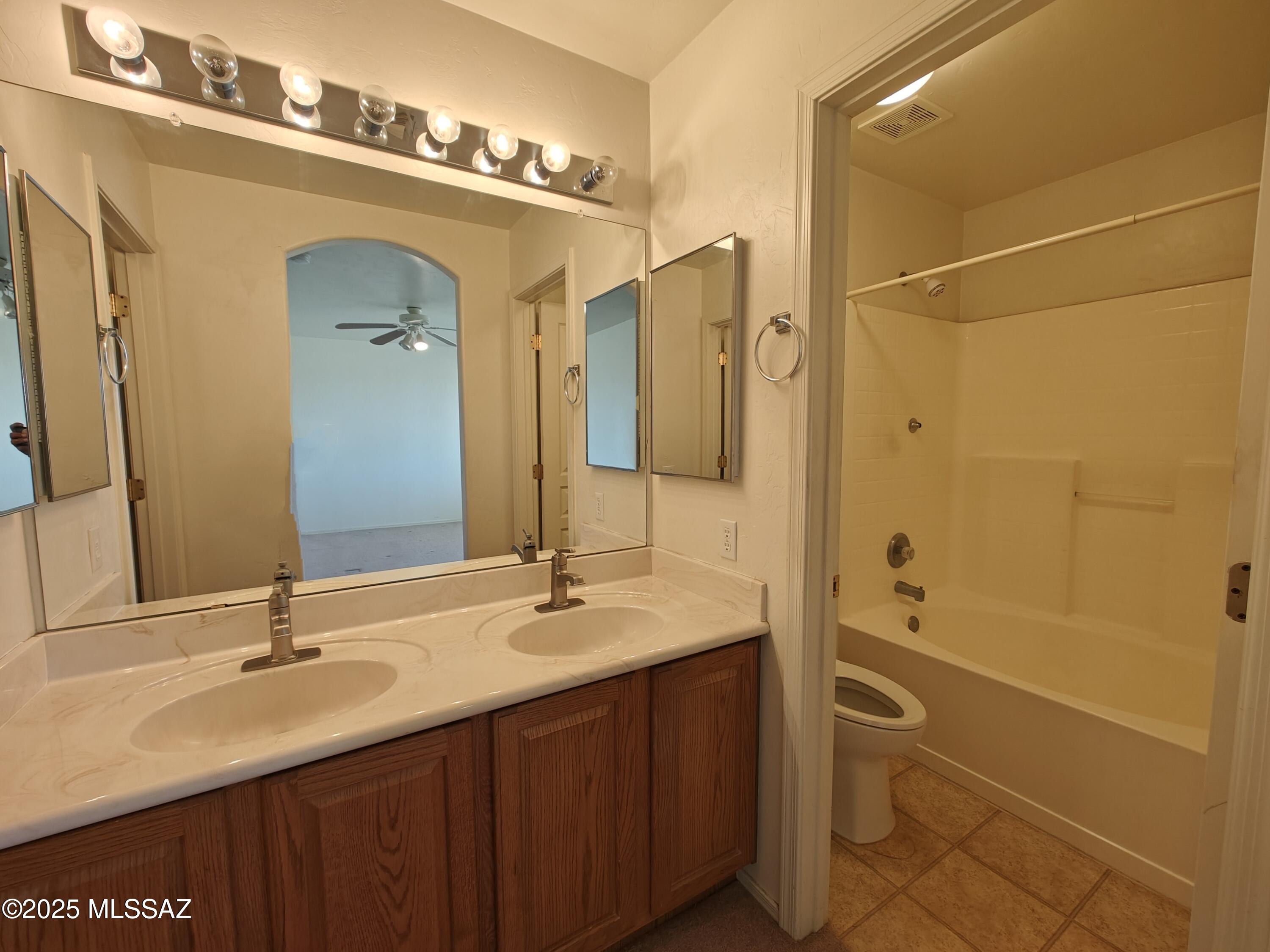 7286 W Moonmist Place