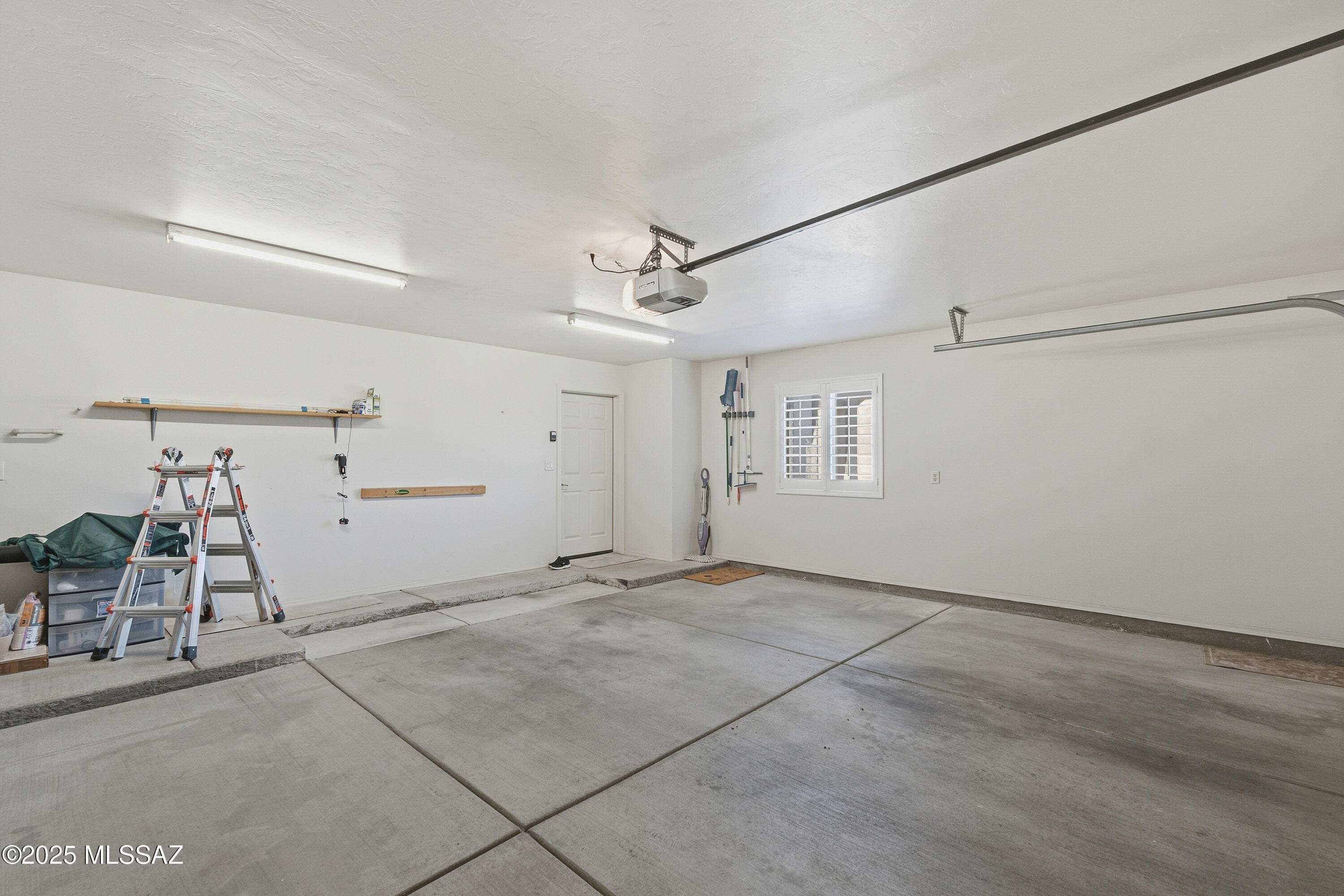 2243 N Avenida Del Petalo