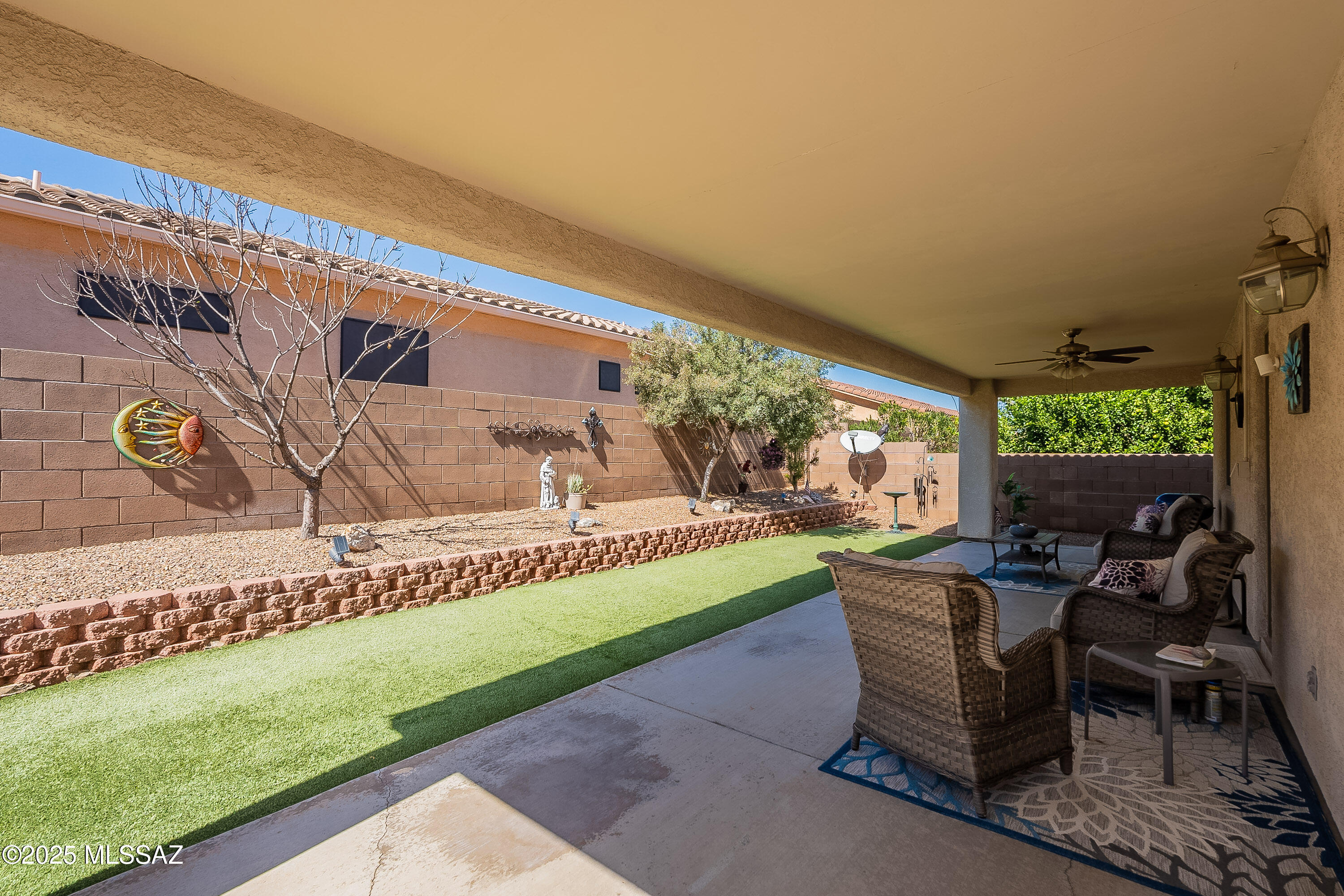 2243 N Avenida Del Petalo