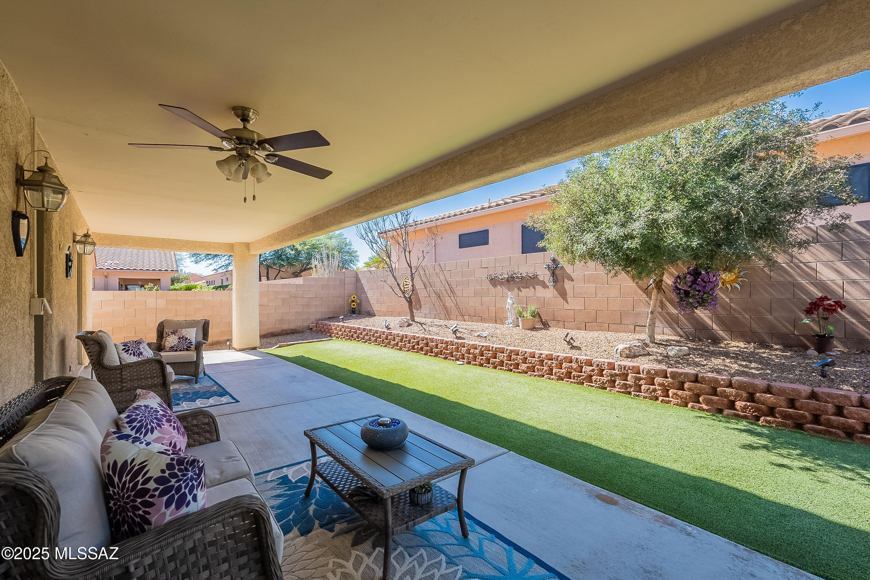 2243 N Avenida Del Petalo