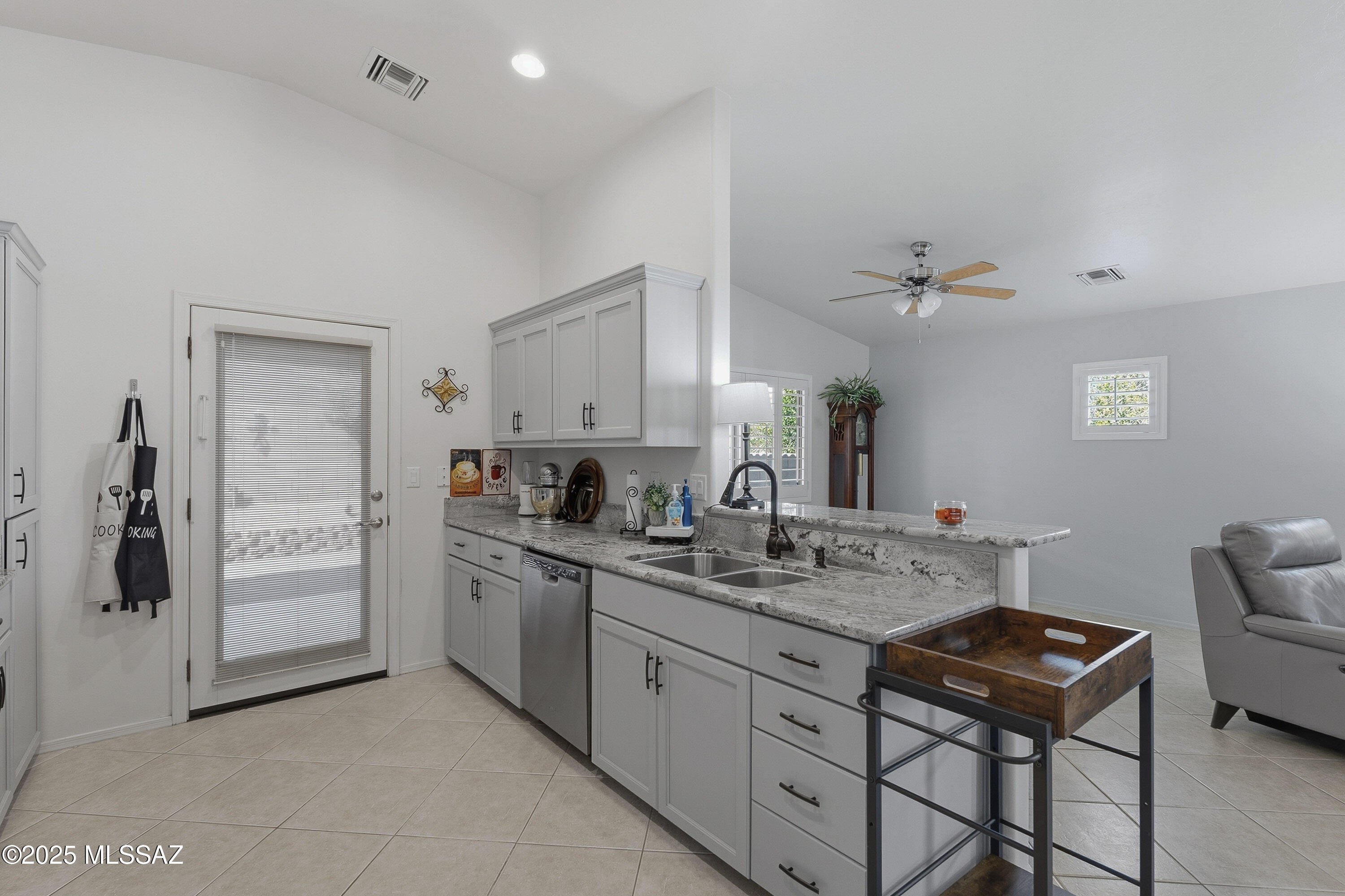 2243 N Avenida Del Petalo