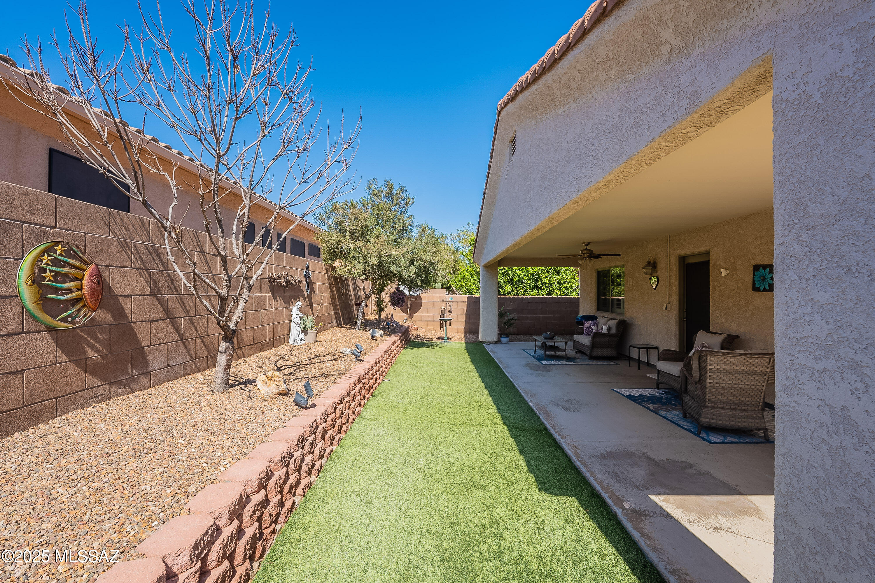 2243 N Avenida Del Petalo