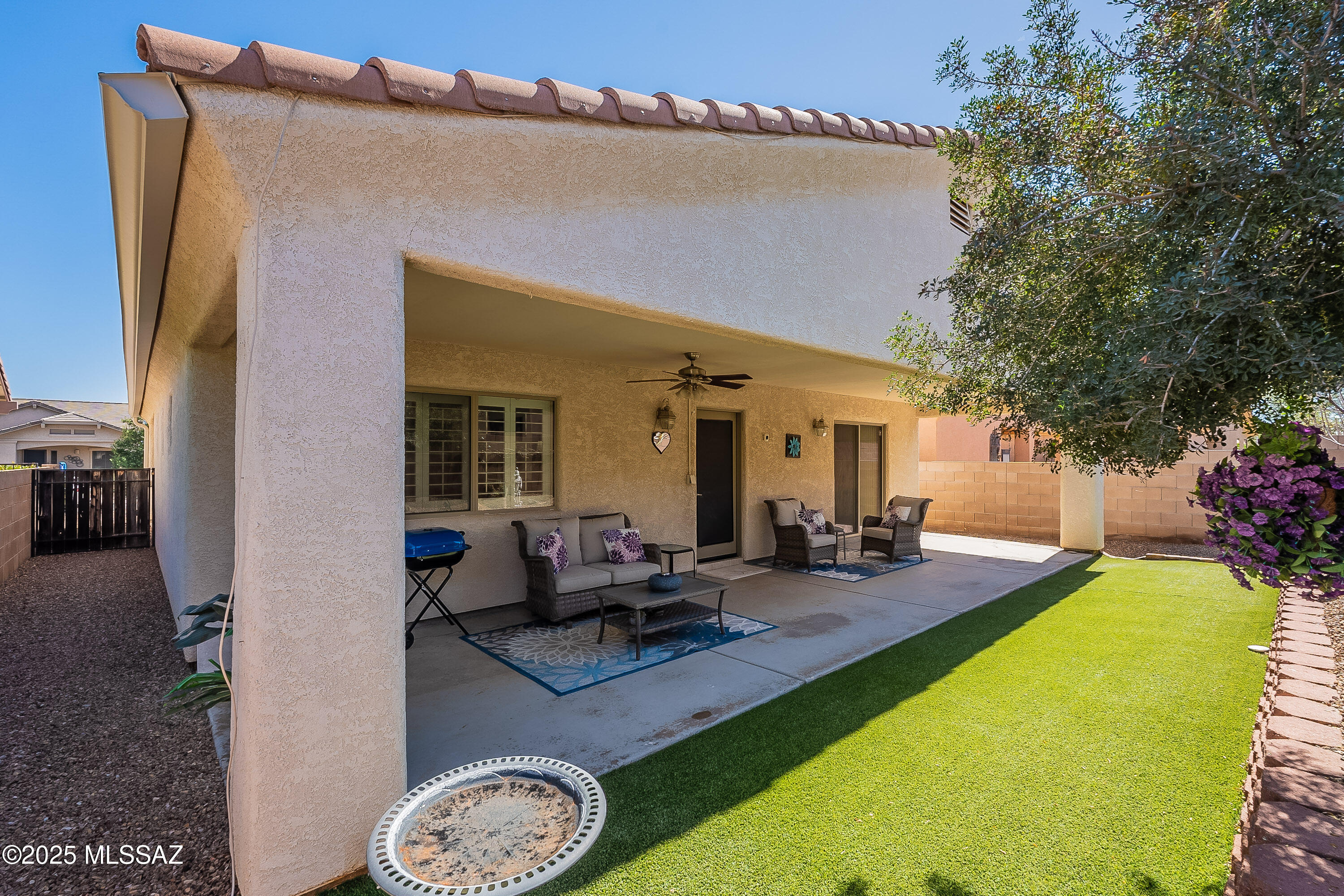 2243 N Avenida Del Petalo