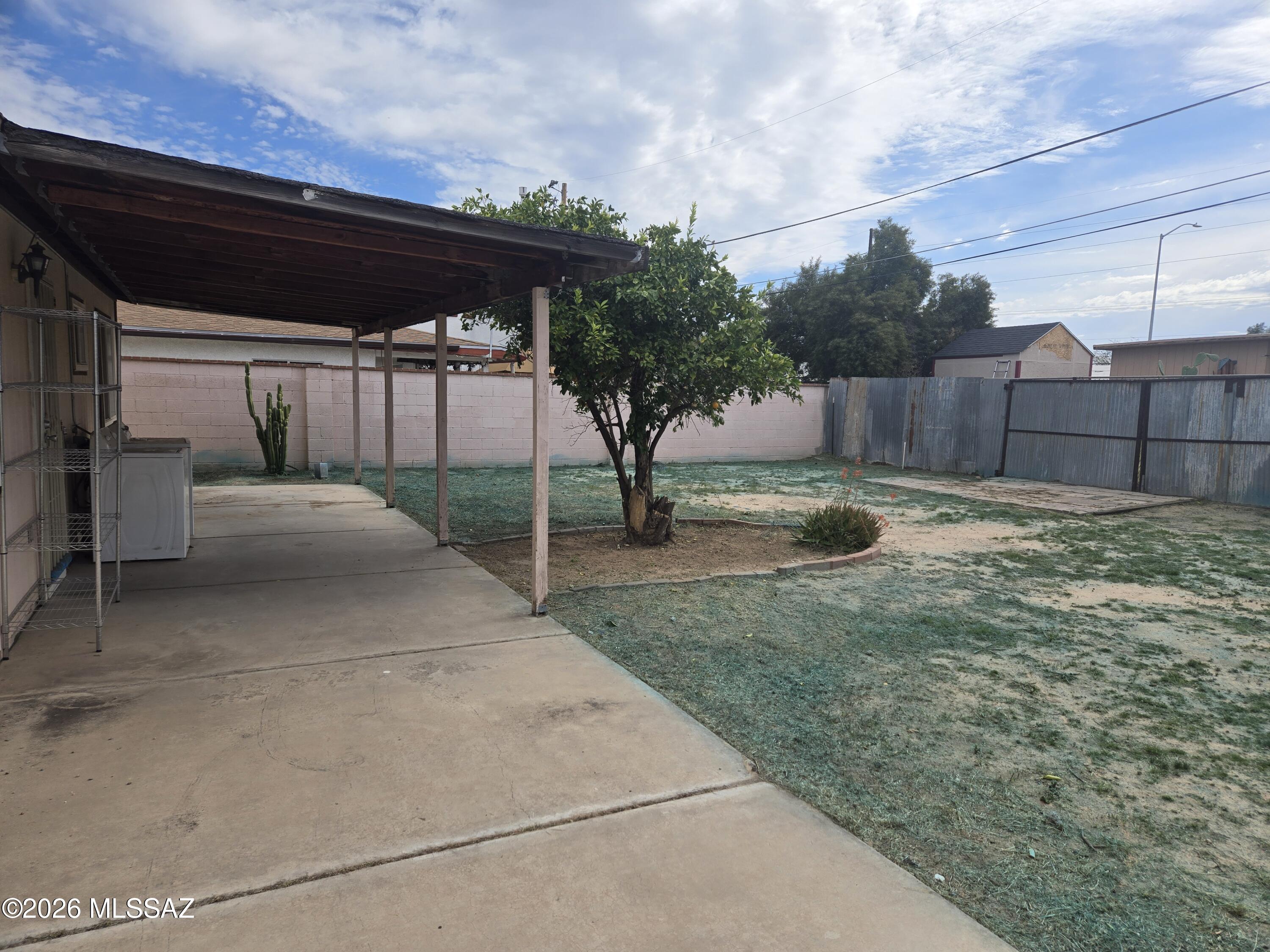 641 W La Pasadita Street