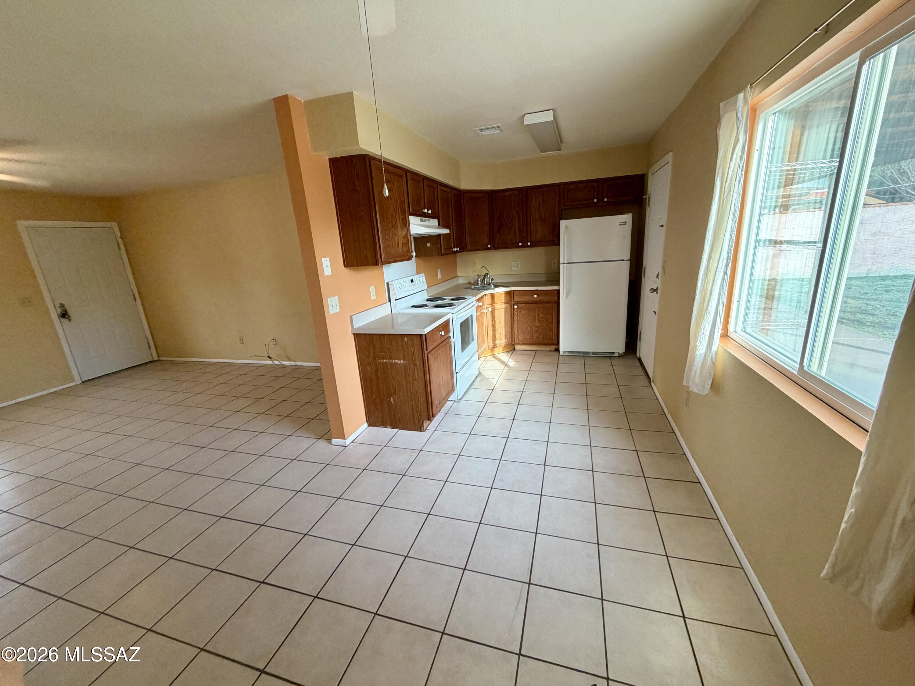 641 W La Pasadita Street