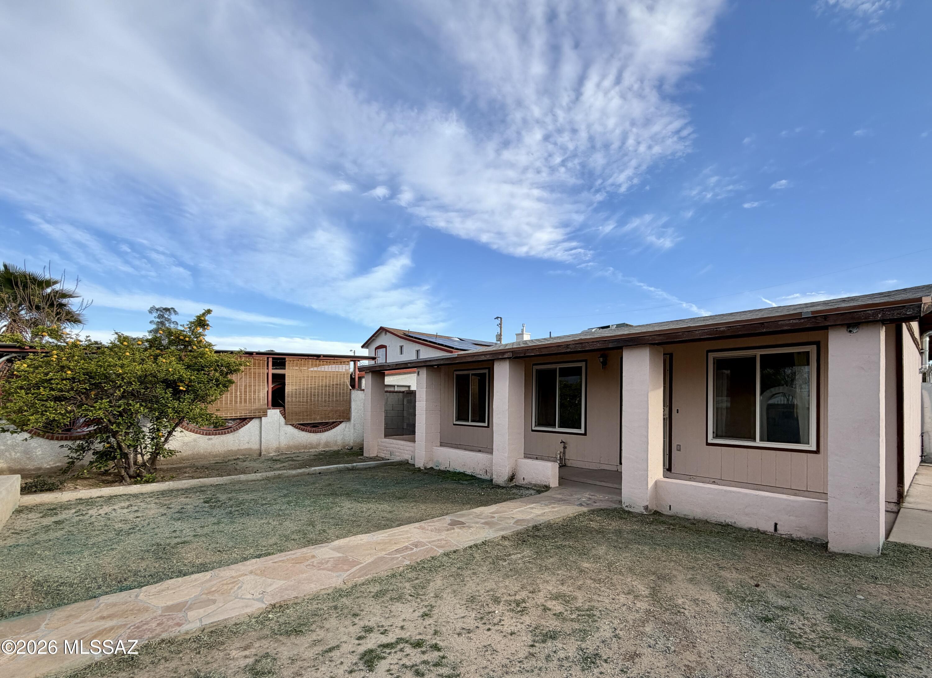 641 W La Pasadita Street