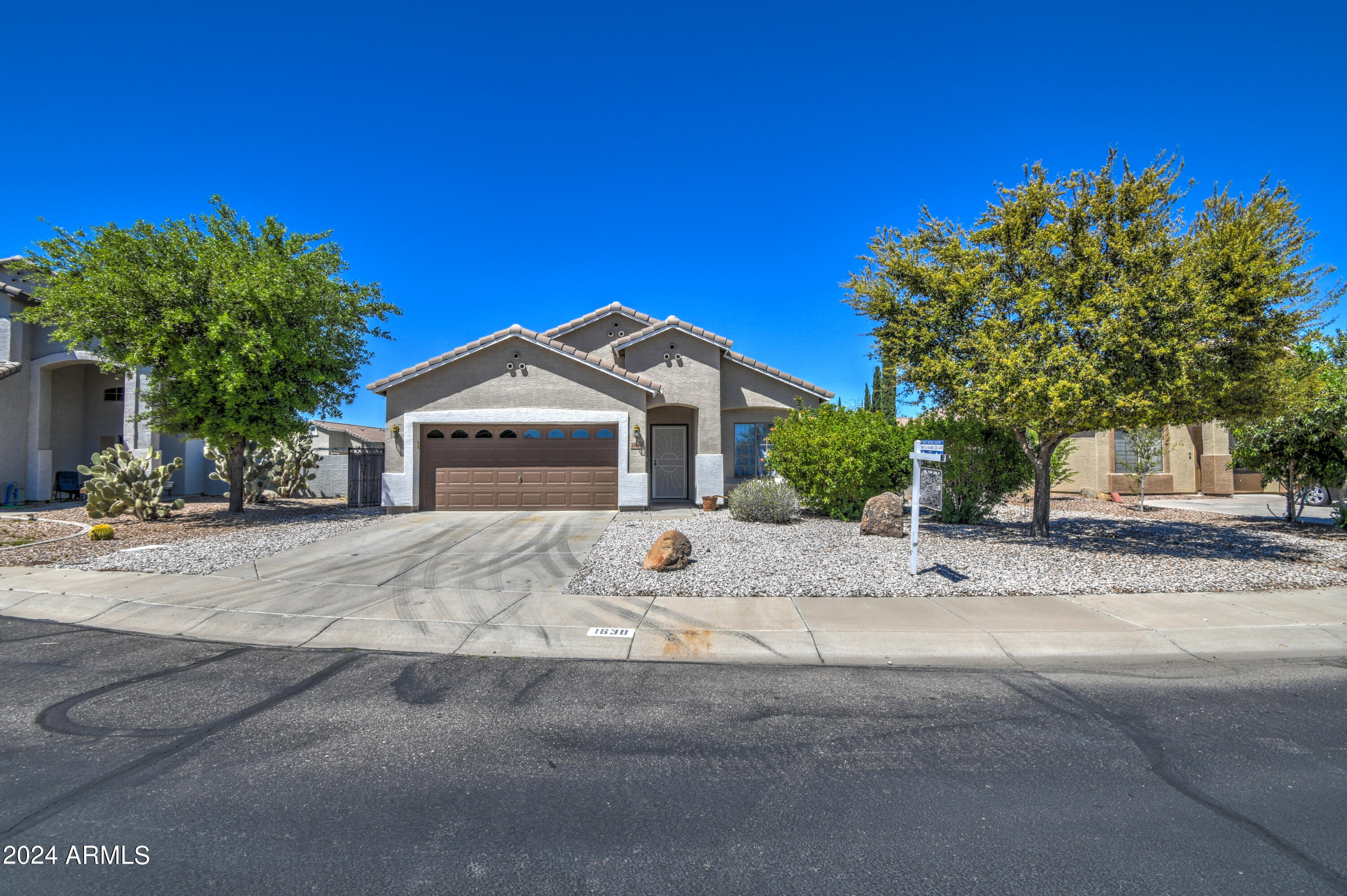1638 E BANDURA Drive