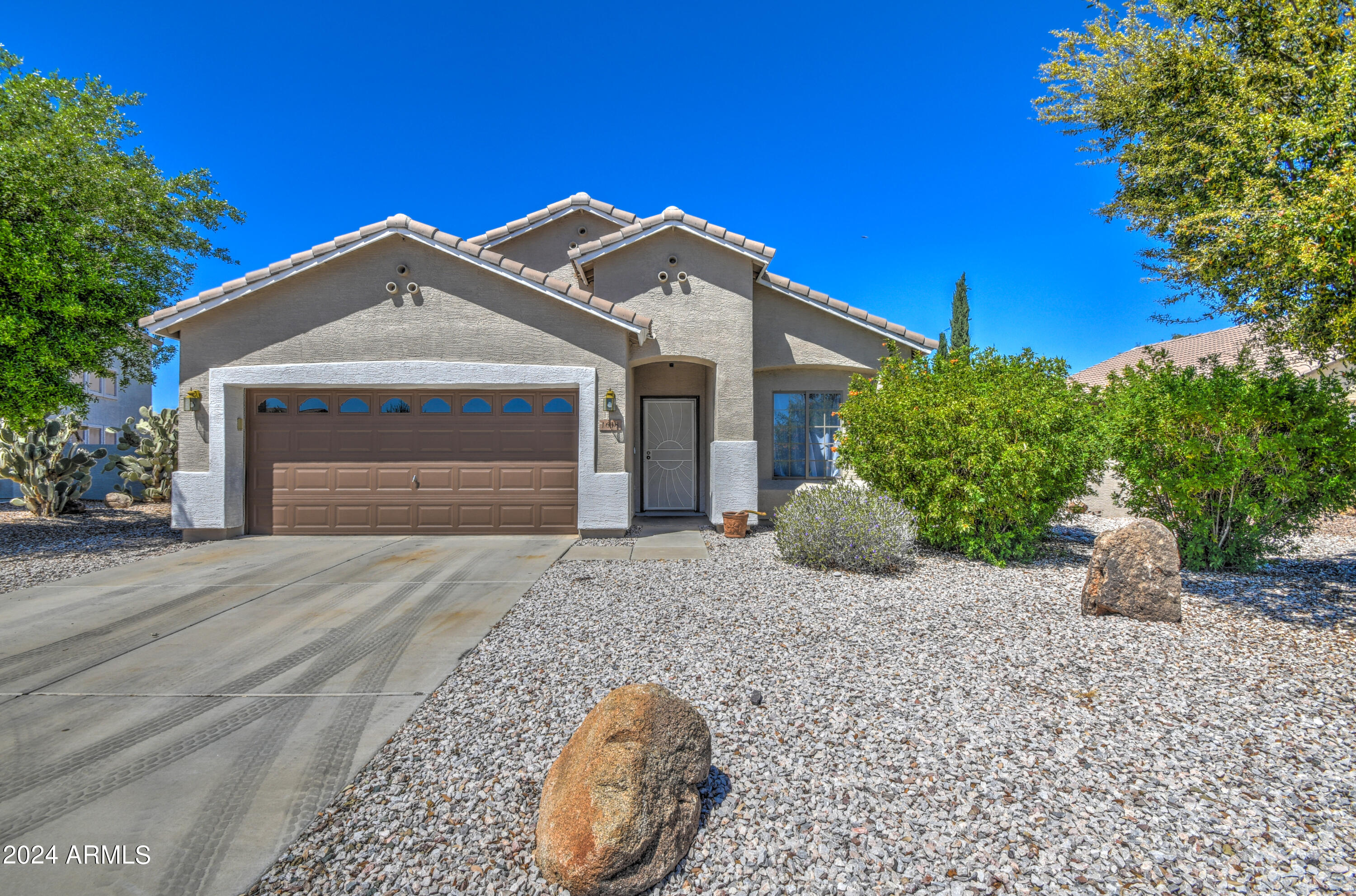 1638 E BANDURA Drive