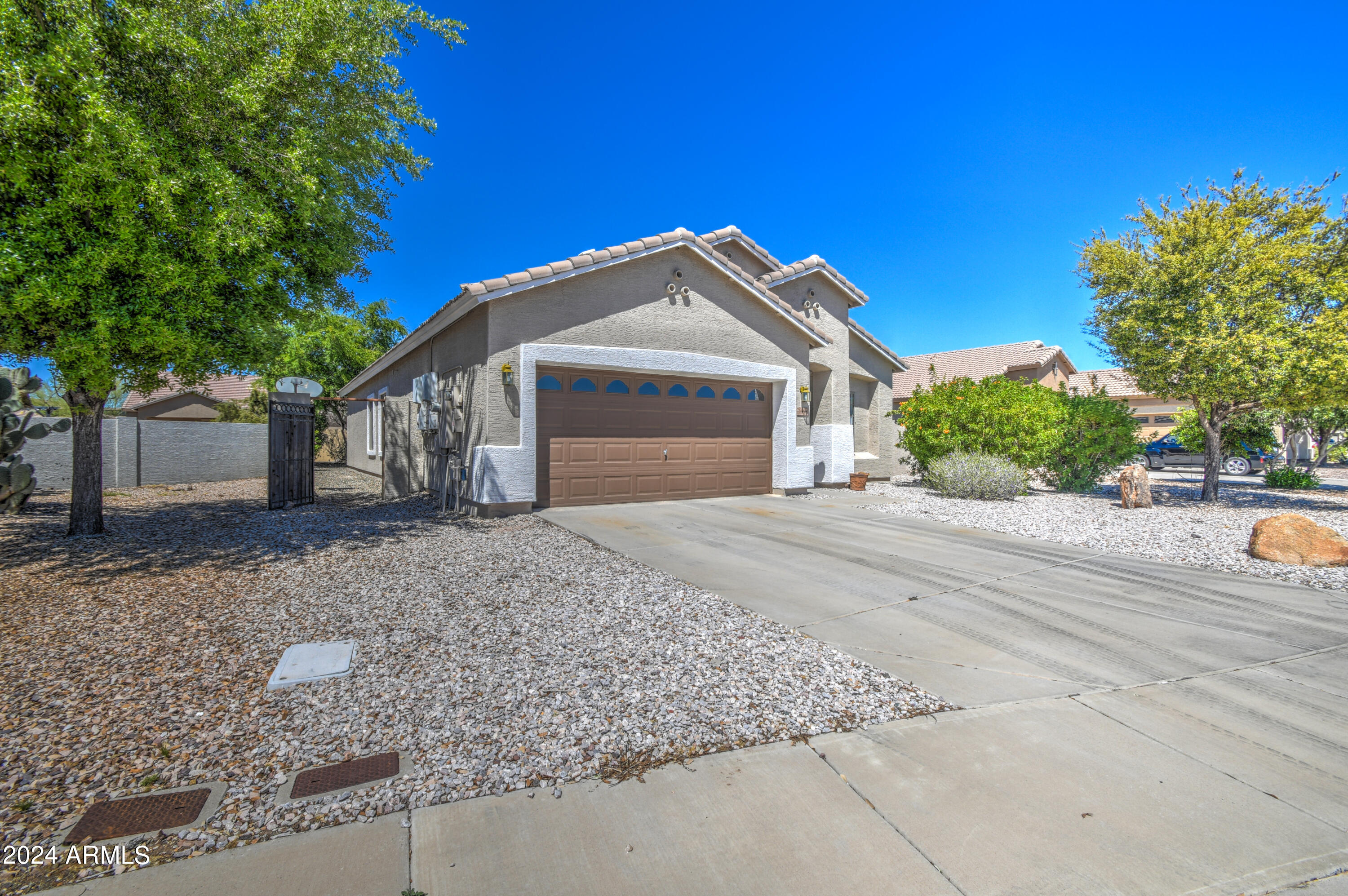 1638 E BANDURA Drive