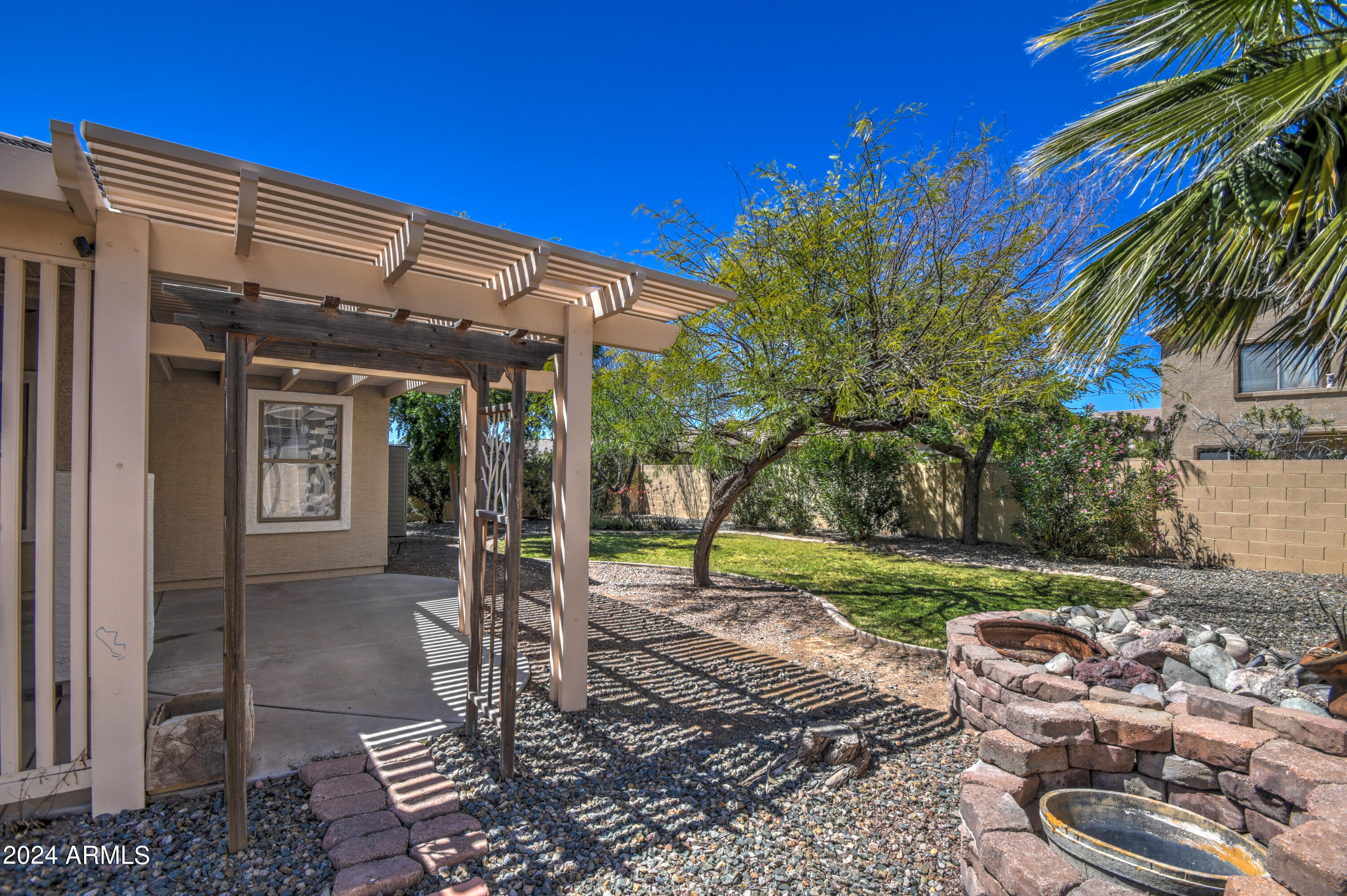 1638 E BANDURA Drive