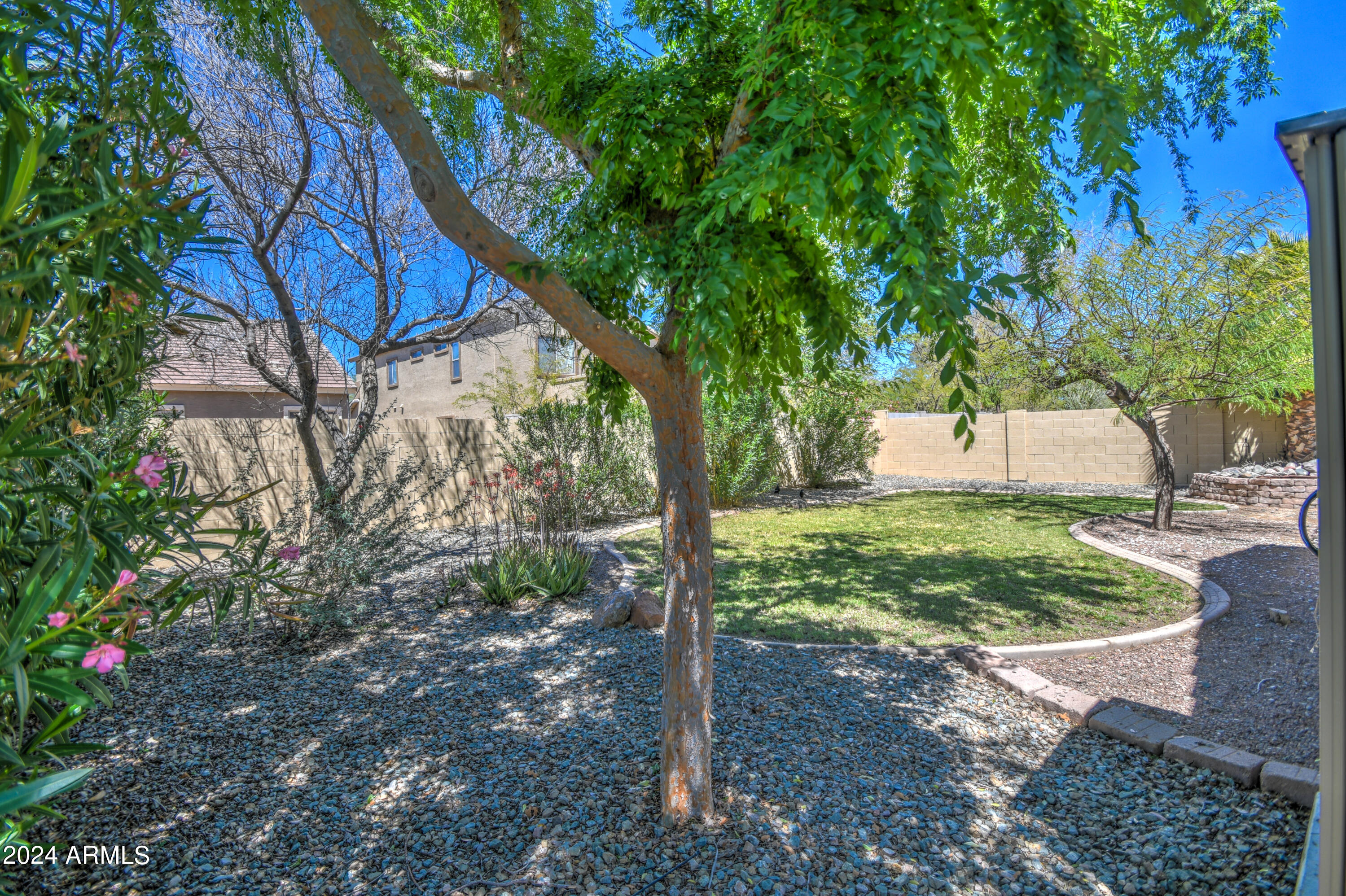 1638 E BANDURA Drive
