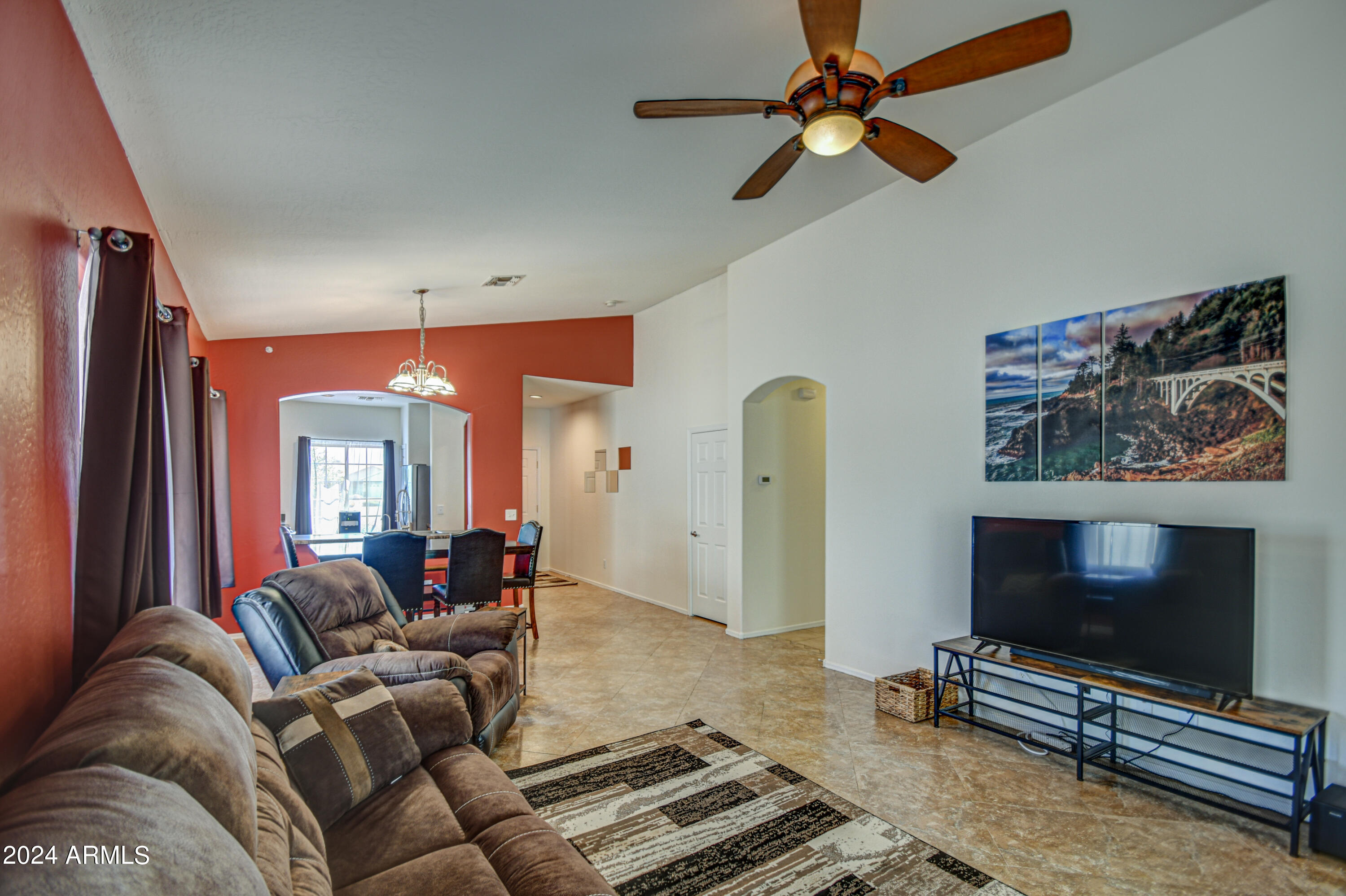 1638 E BANDURA Drive