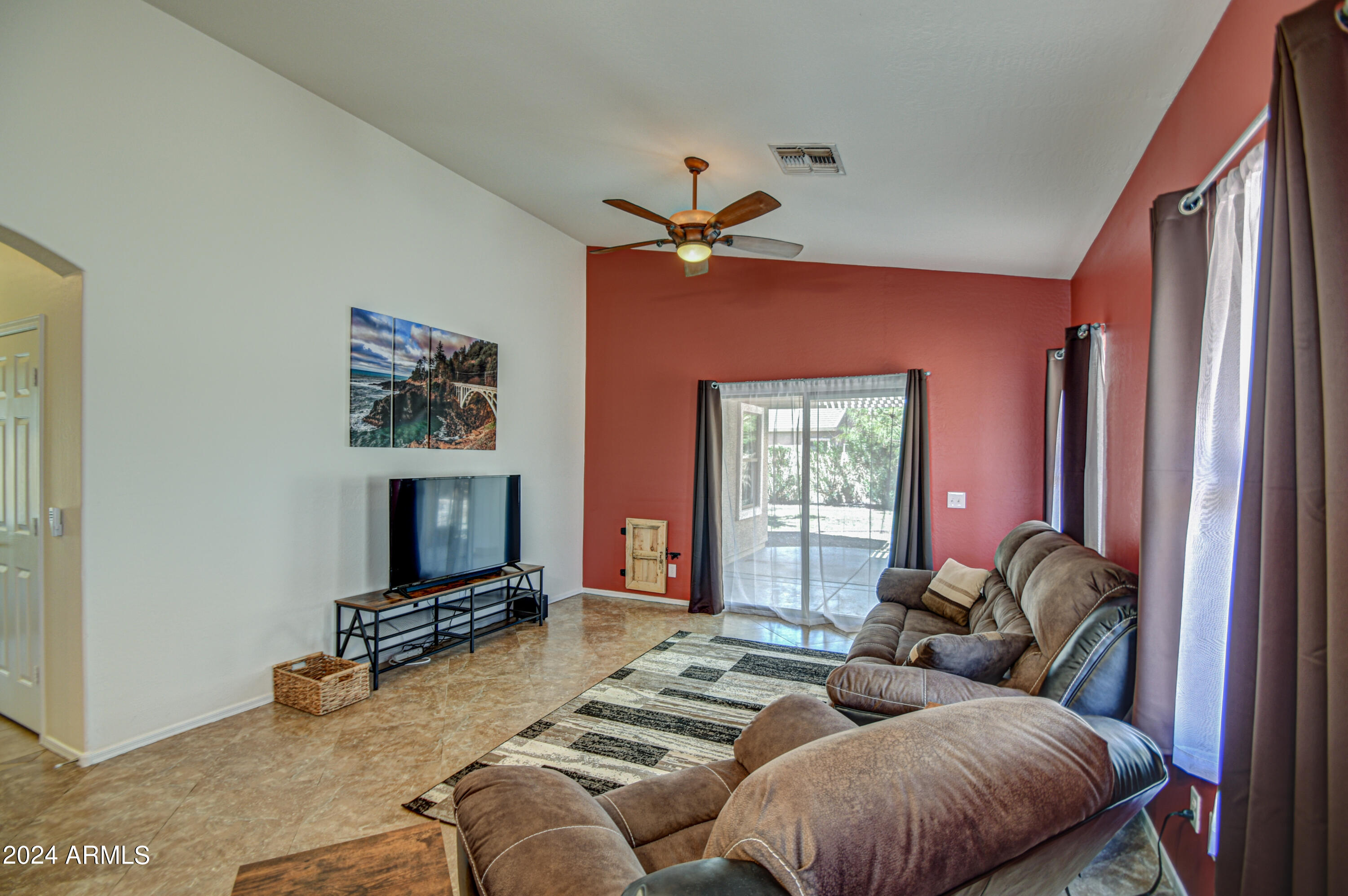 1638 E BANDURA Drive