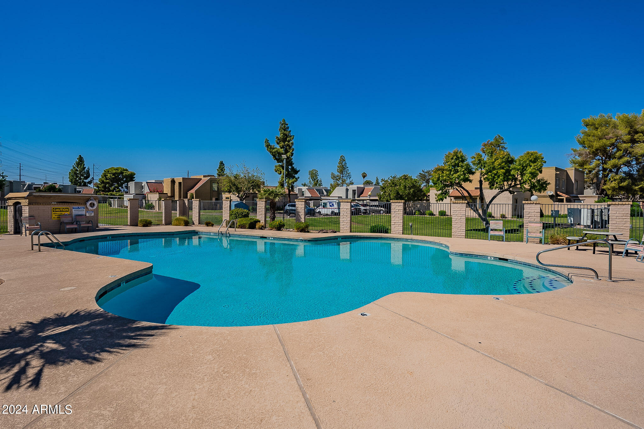 1008 E Diamond Drive