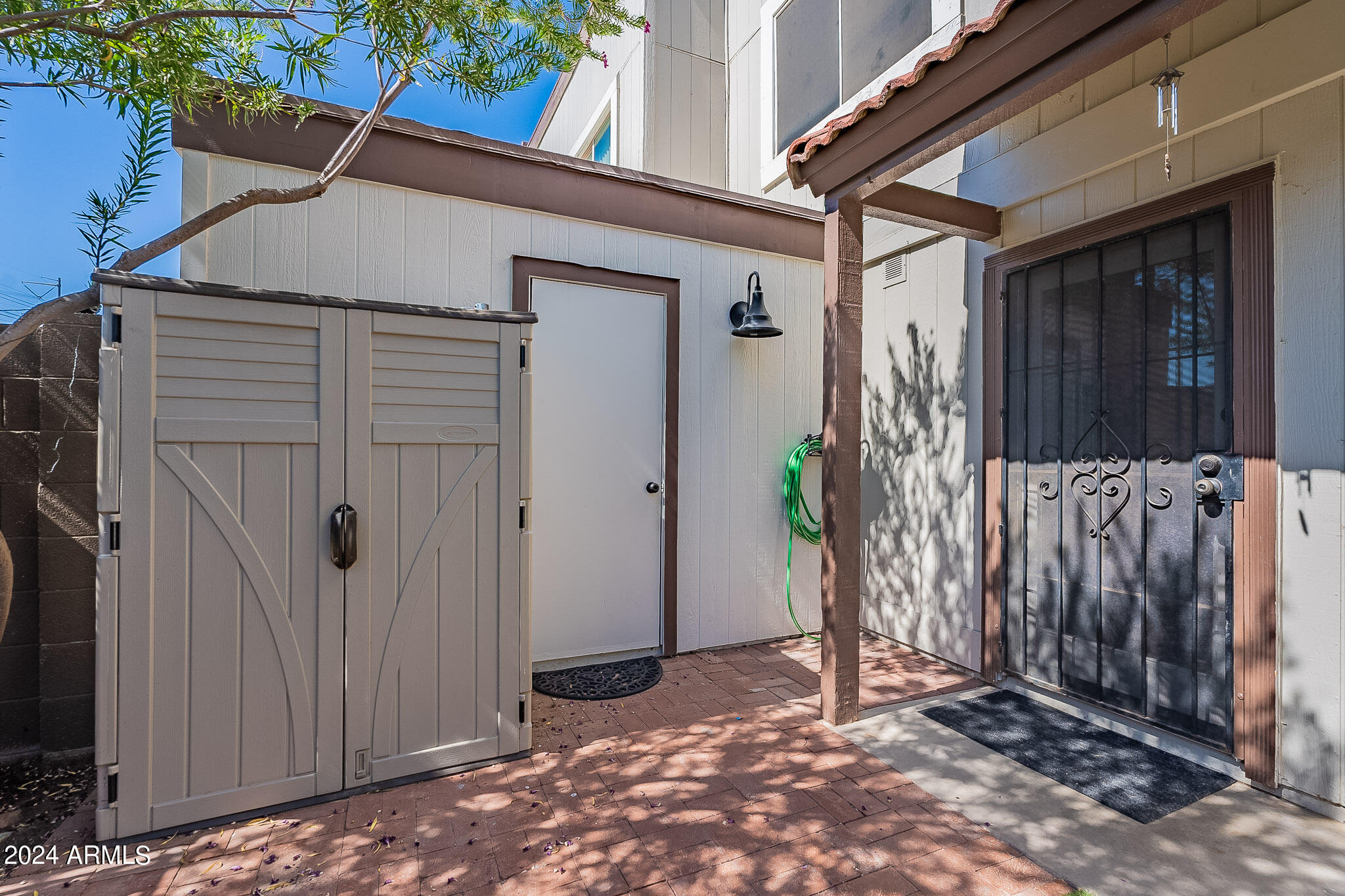 1008 E Diamond Drive