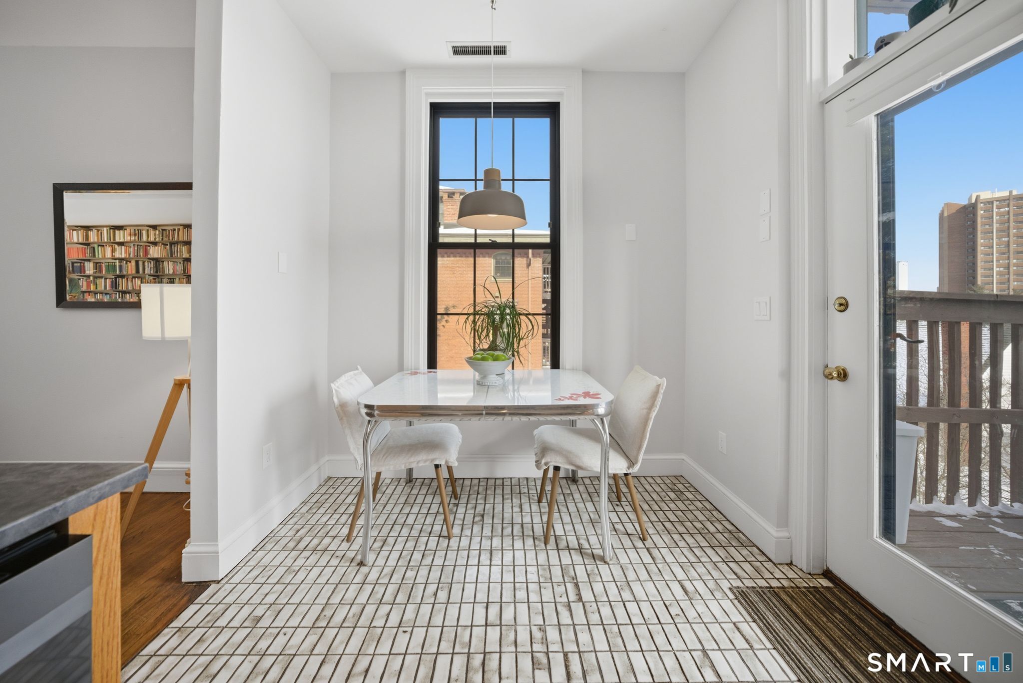 34 Charter Oak Place 4