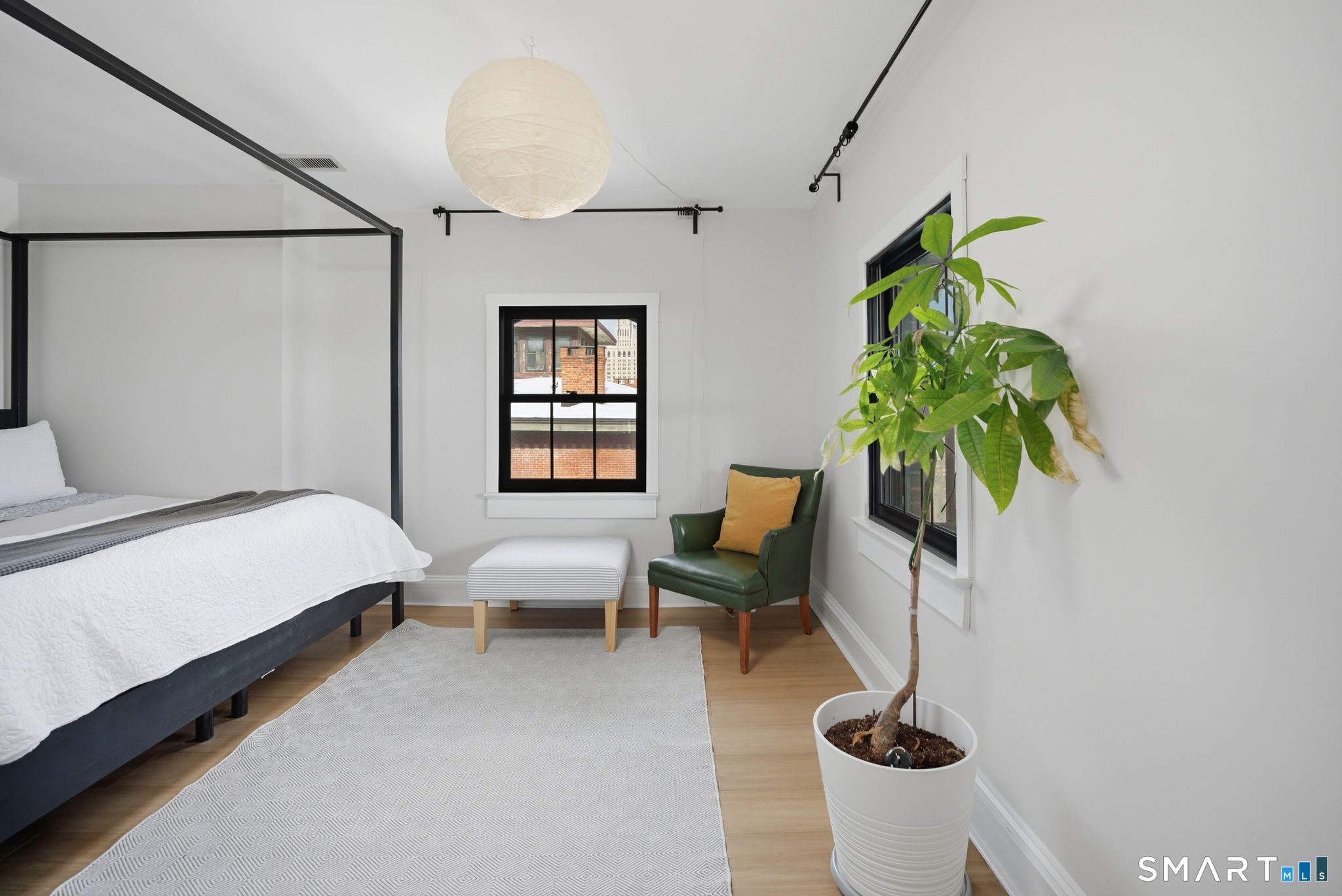 34 Charter Oak Place 4