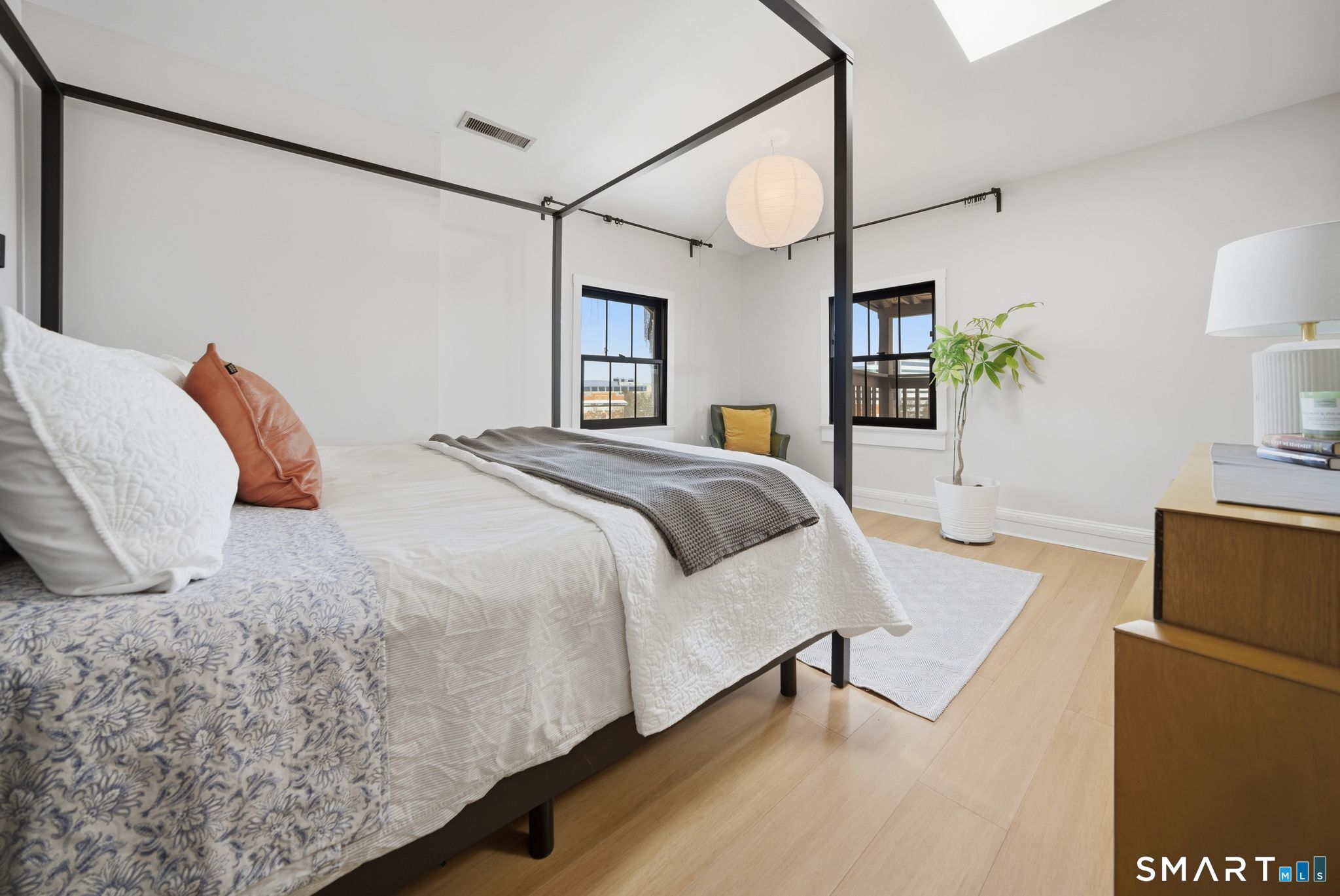 34 Charter Oak Place 4