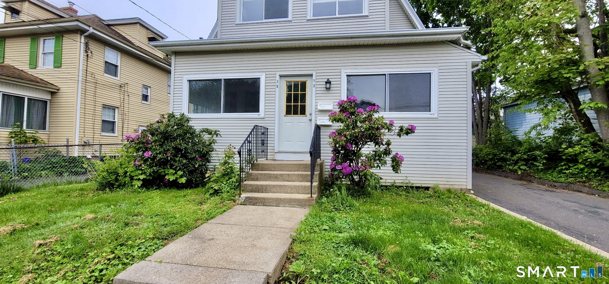 13 Lockwood Terrace