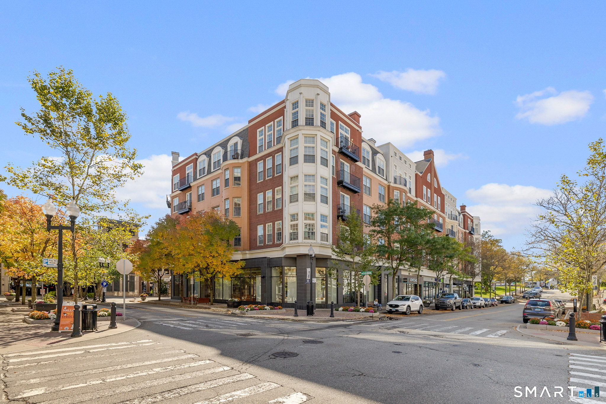 85 Memorial Road 205