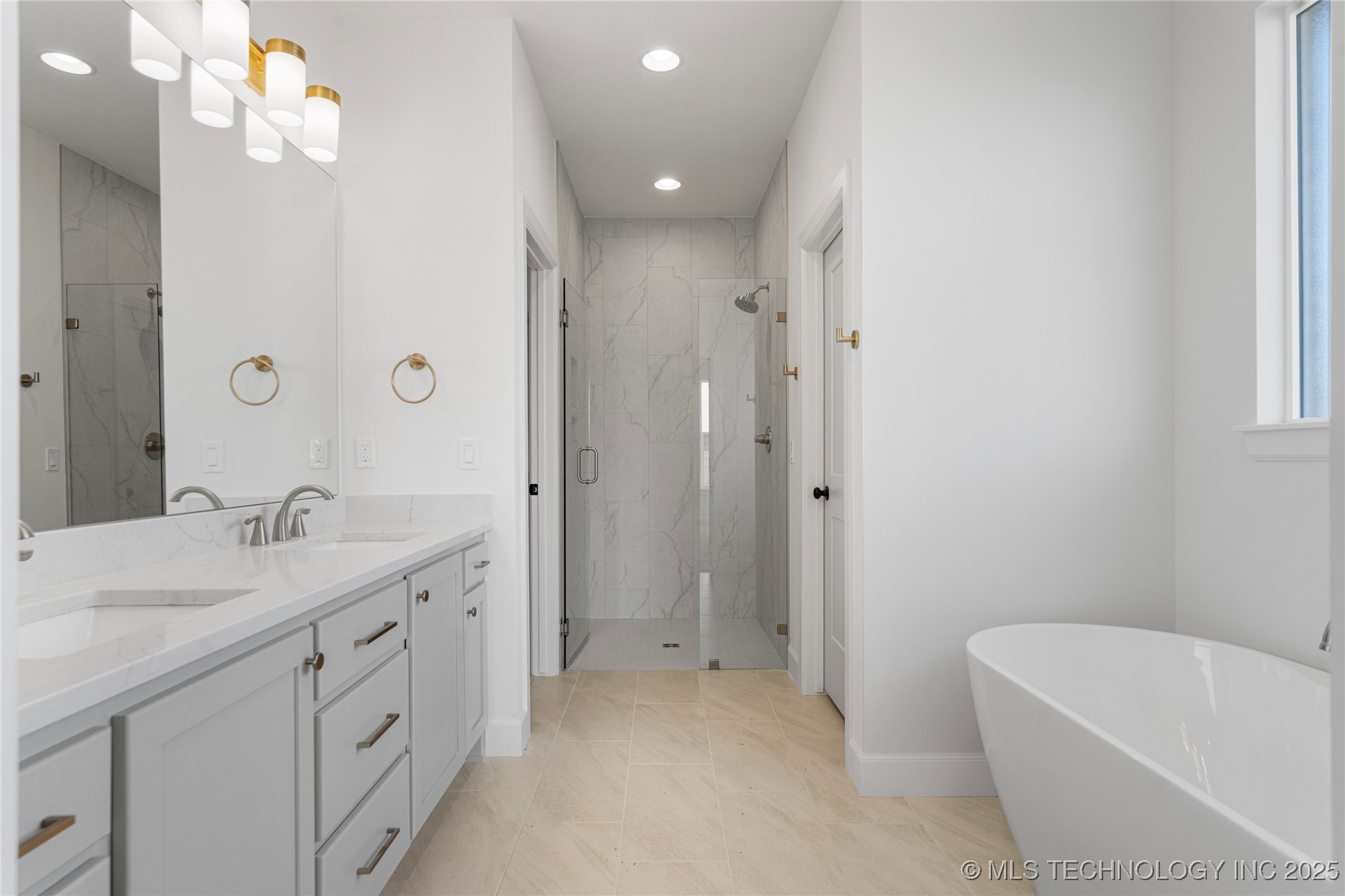 2038 E 129th Street