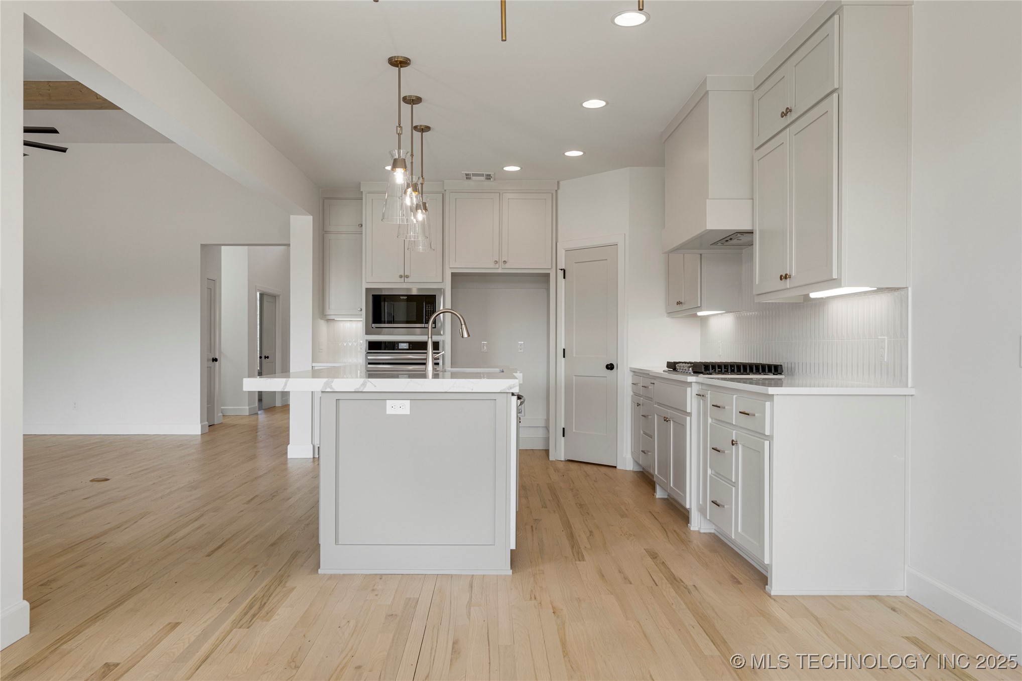 2038 E 129th Street