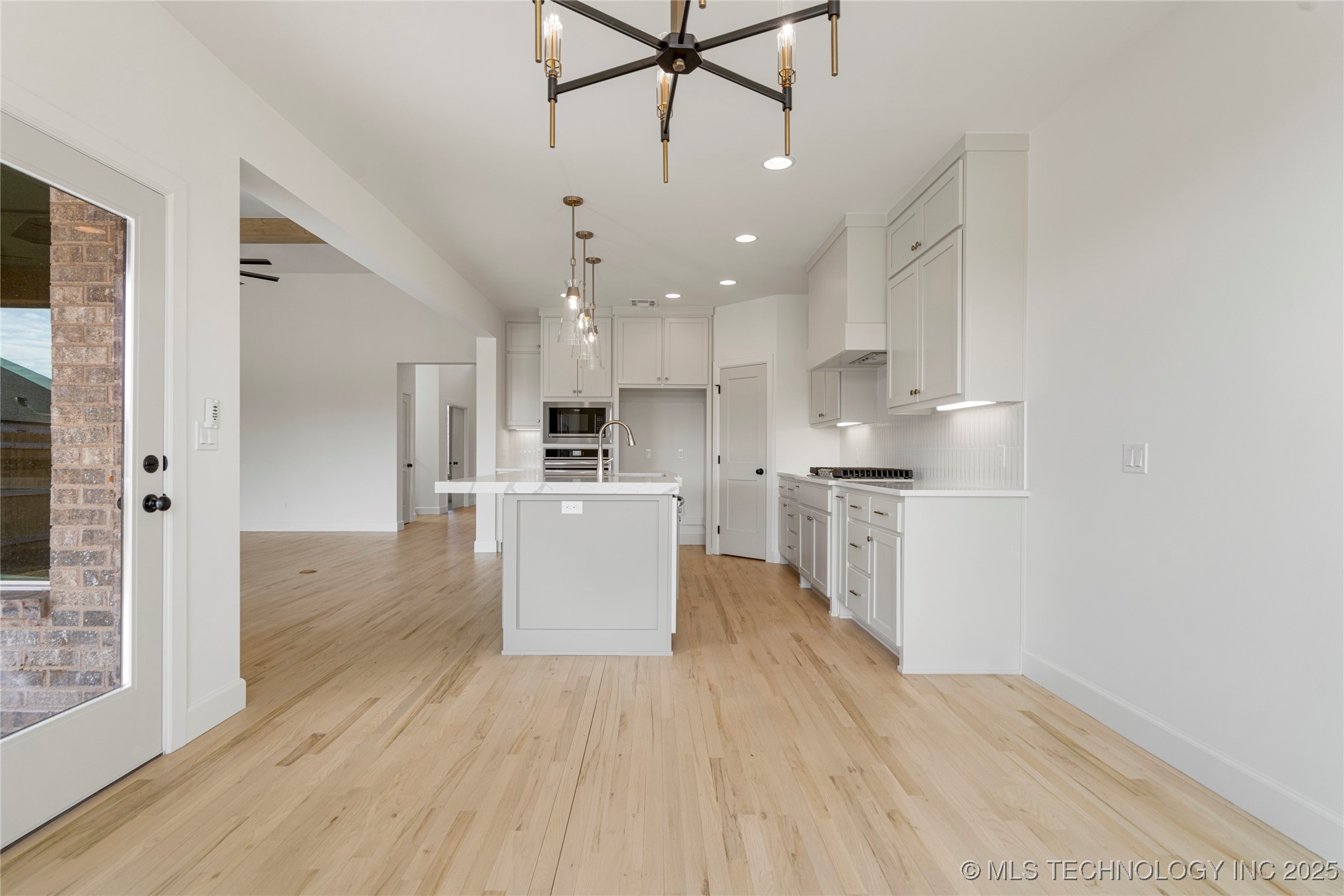 2038 E 129th Street