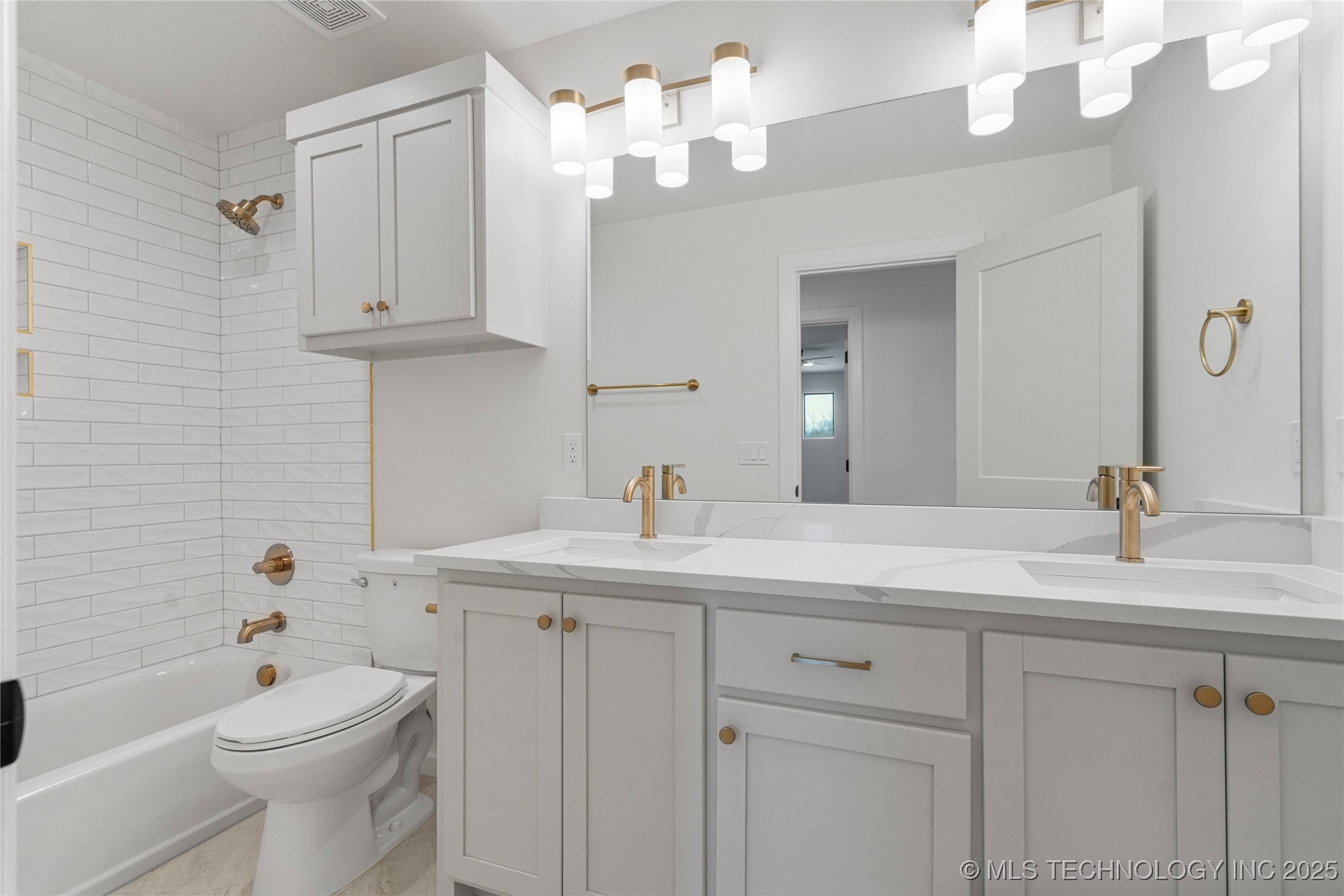 2038 E 129th Street