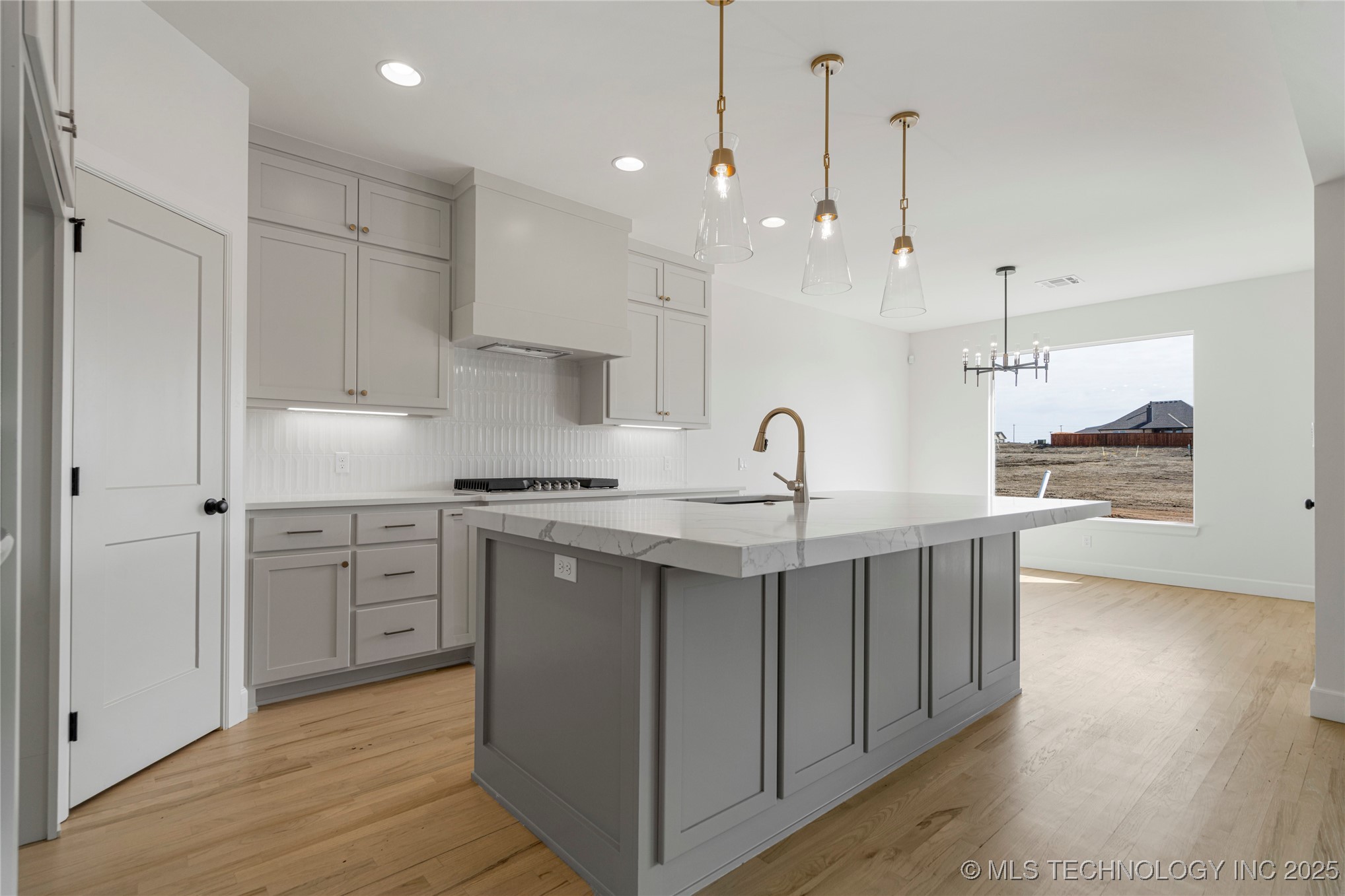 2038 E 129th Street