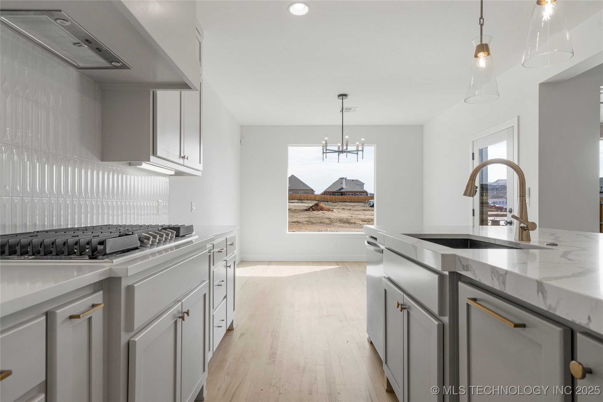 2038 E 129th Street