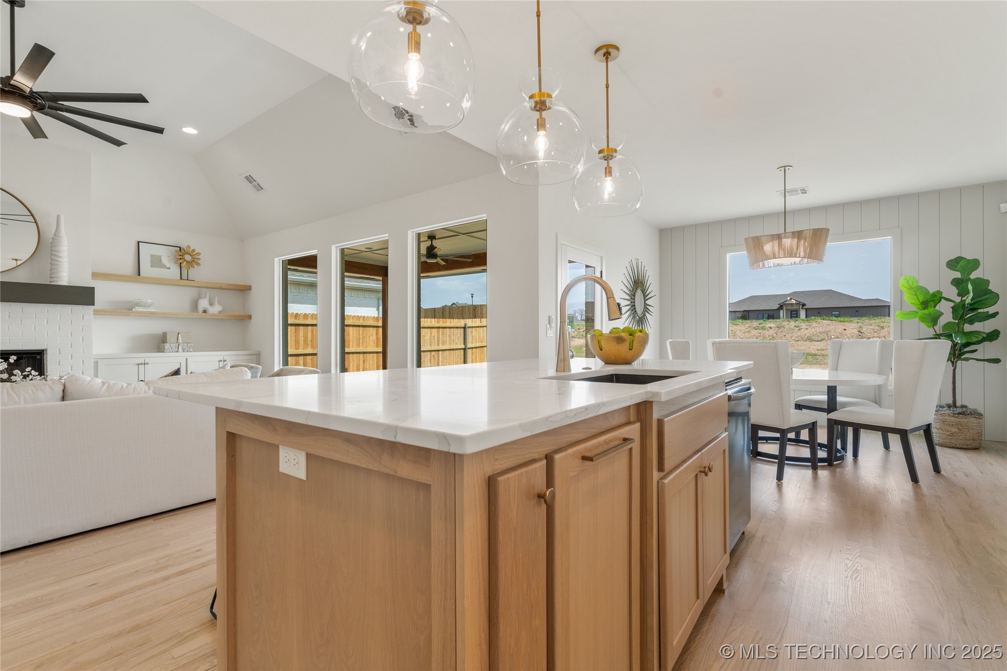 2072 E 129th Place S