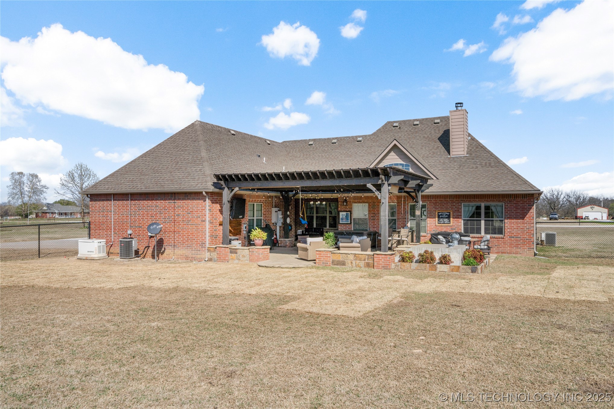 8203 N 242nd Road
