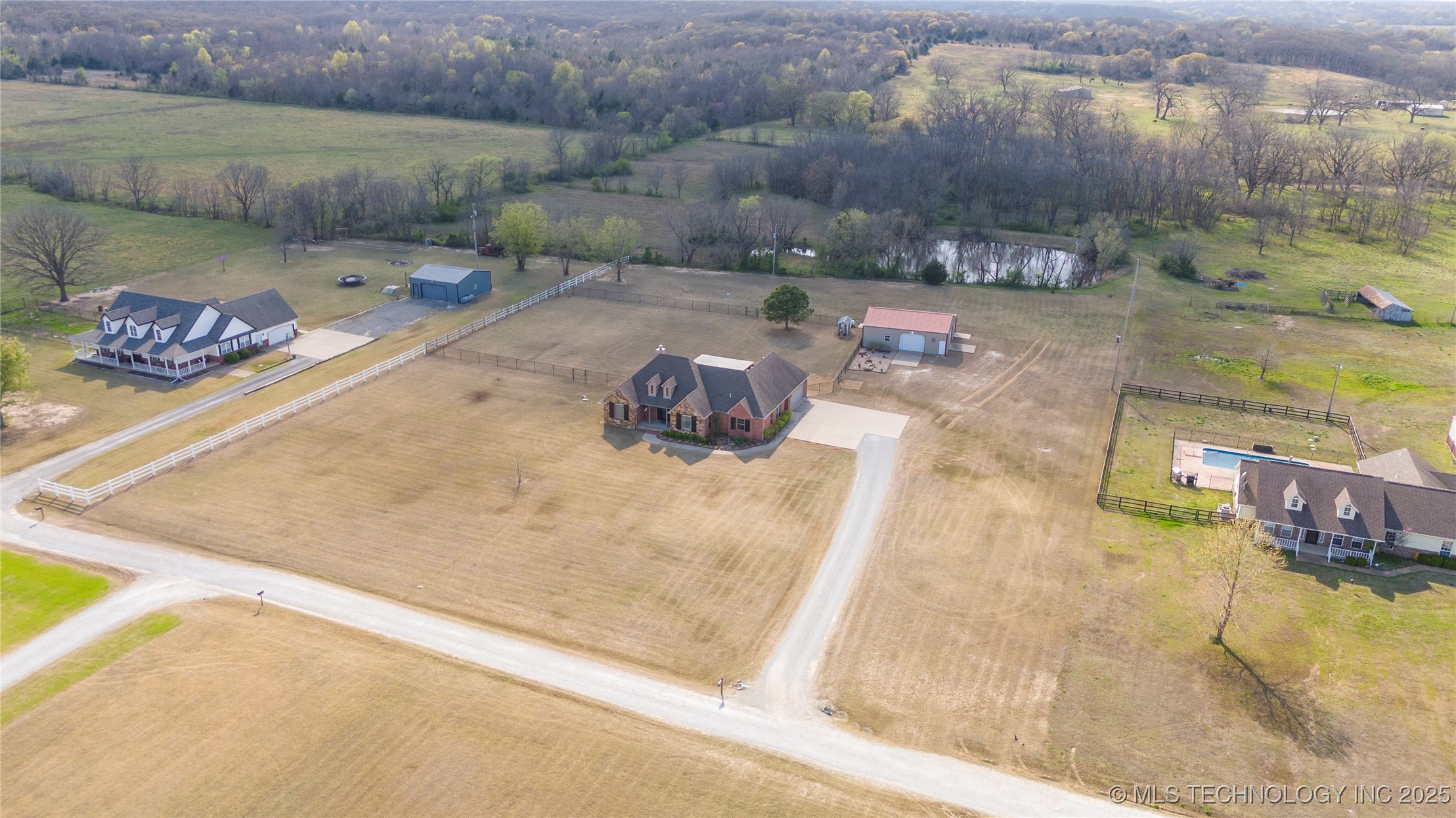 8203 N 242nd Road
