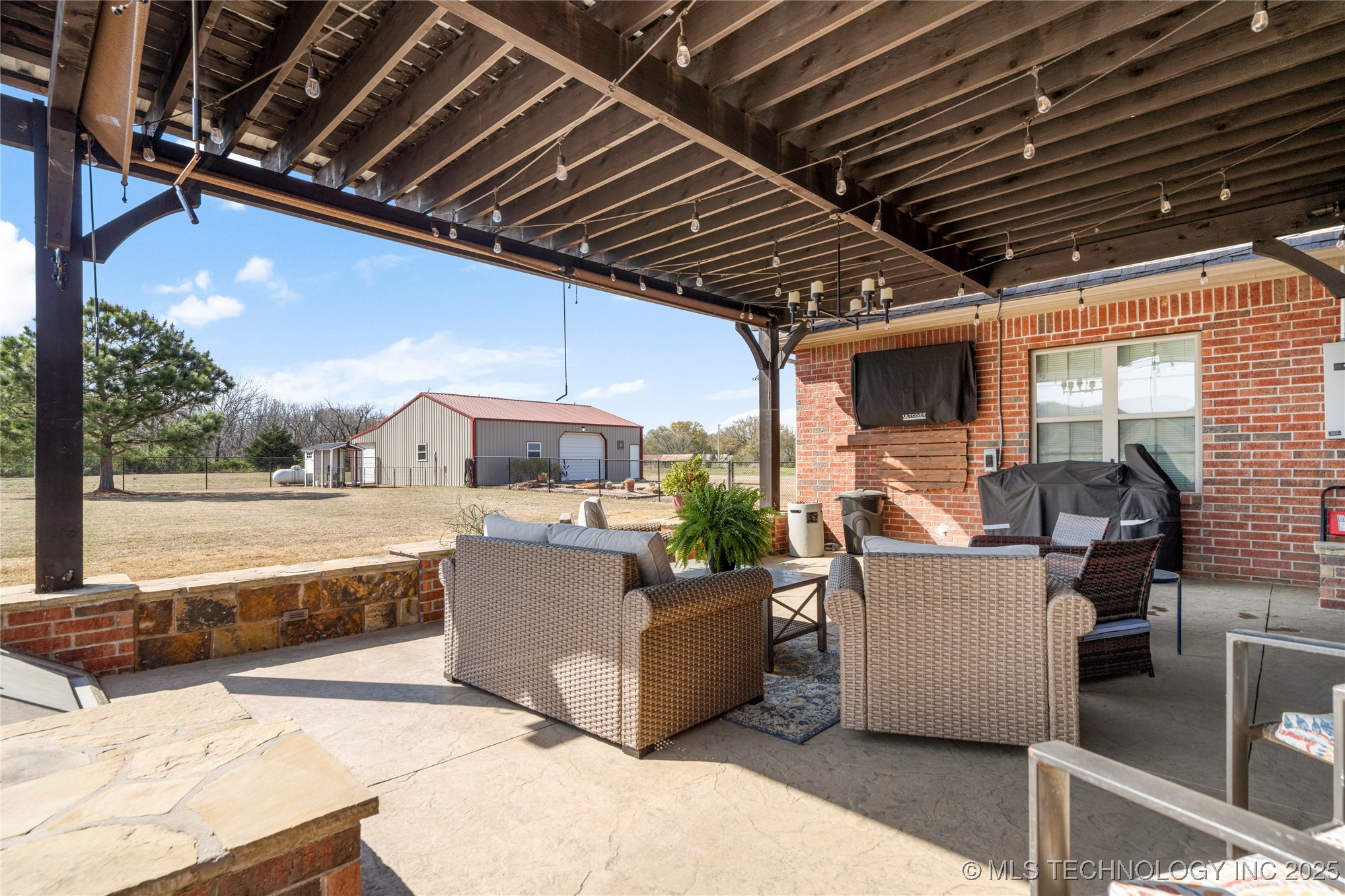 8203 N 242nd Road