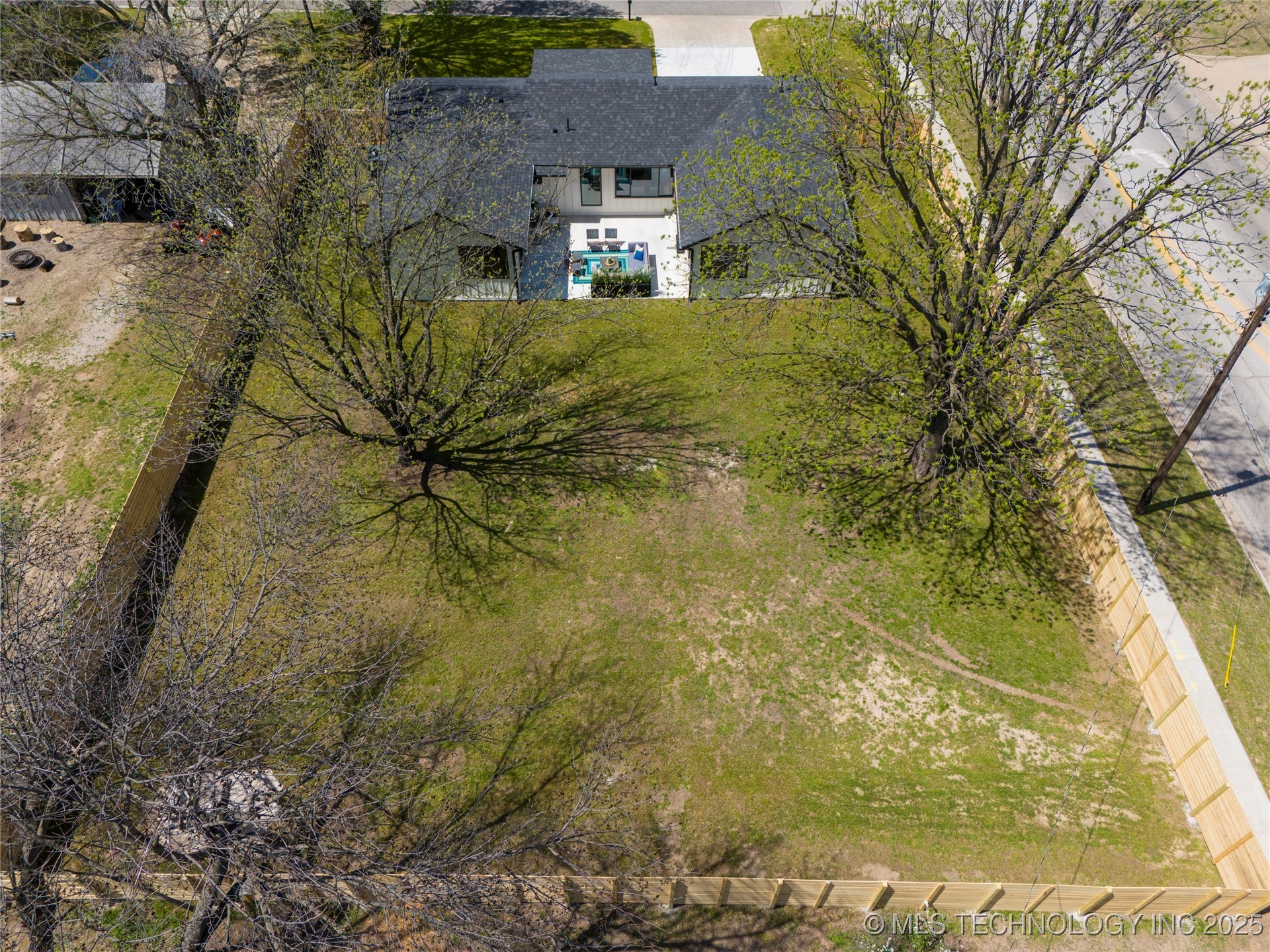701 S Birch Place