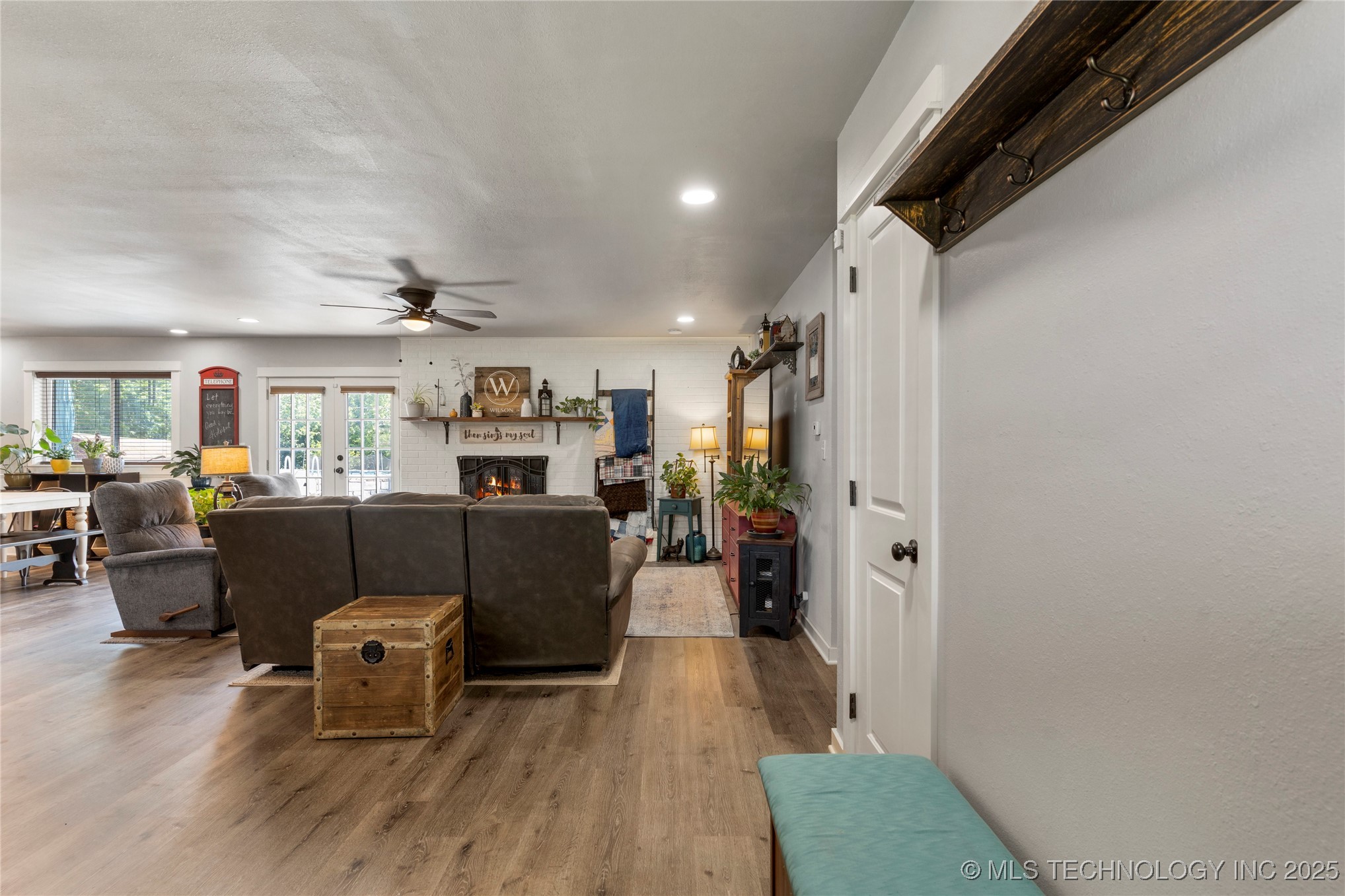 6011 S 115th West Avenue