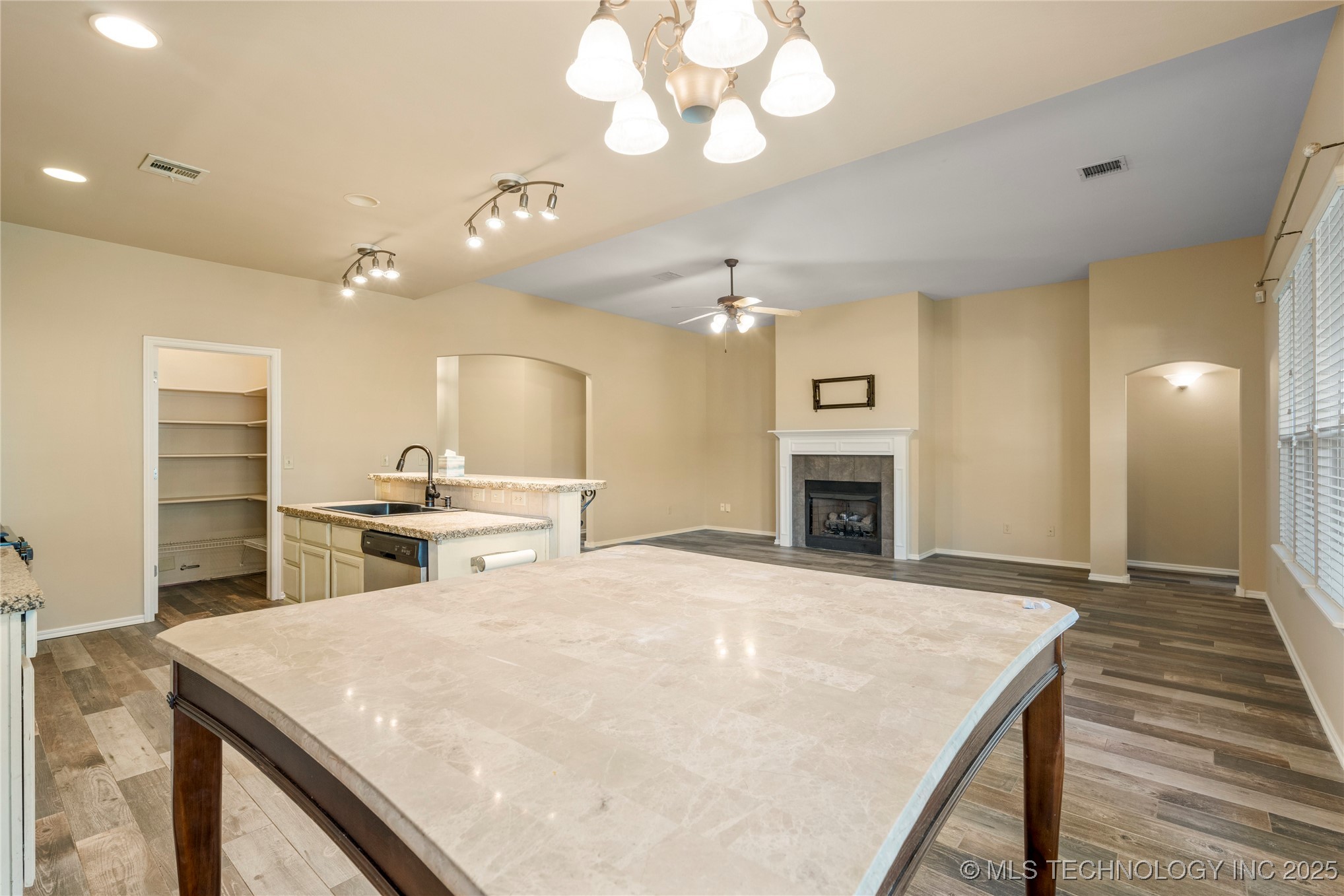 12522 S Cedar Avenue