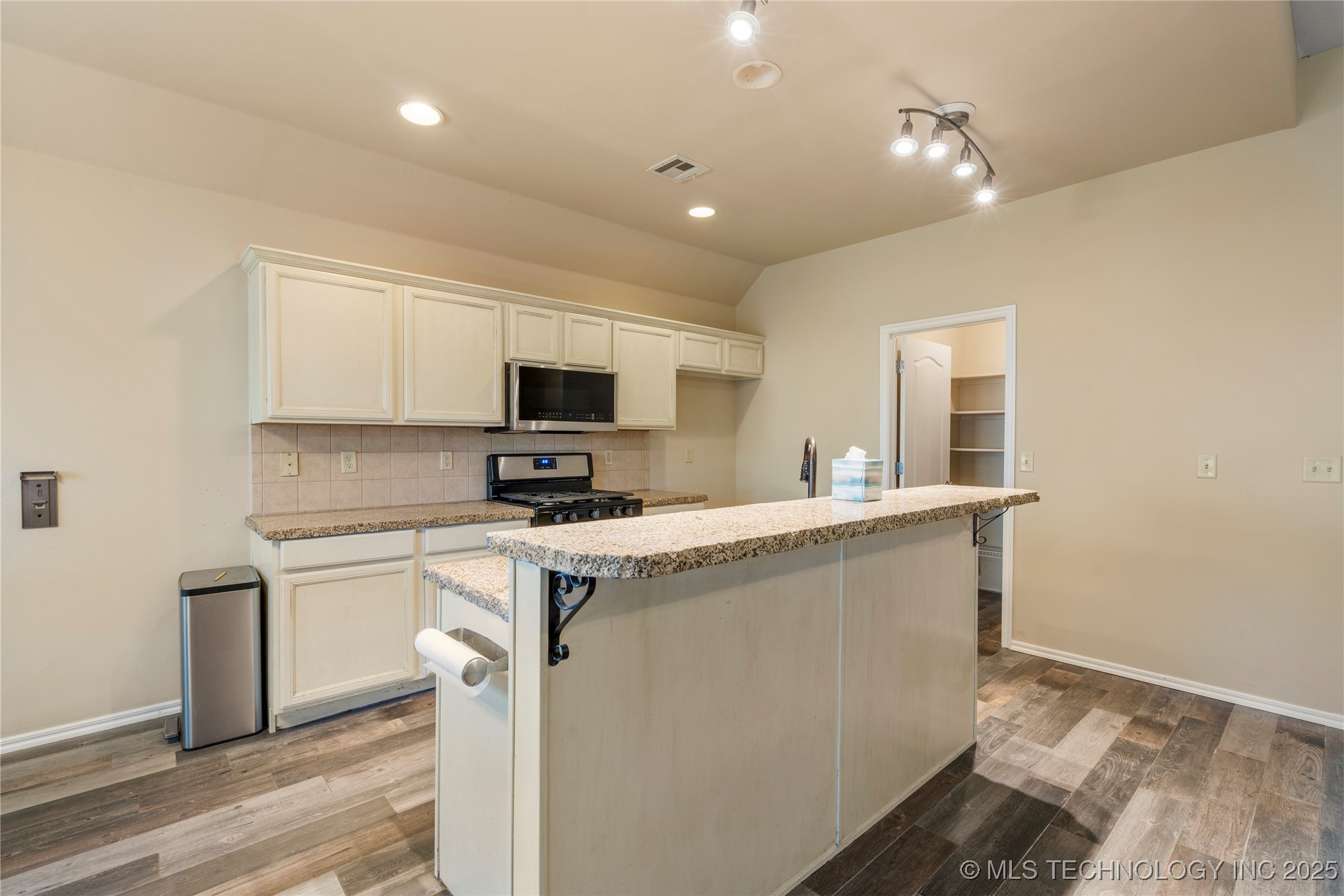 12522 S Cedar Avenue