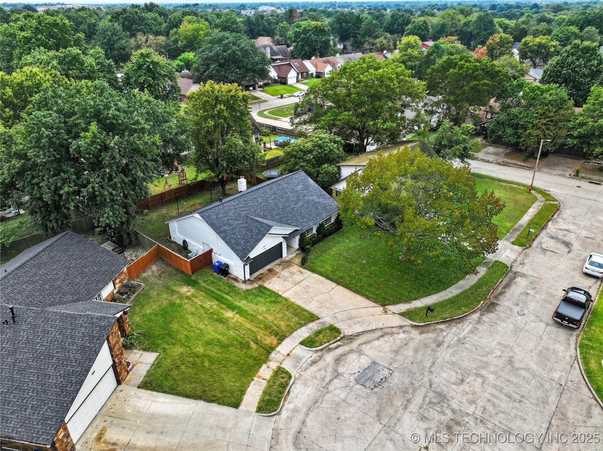 2811 W Atlanta Place